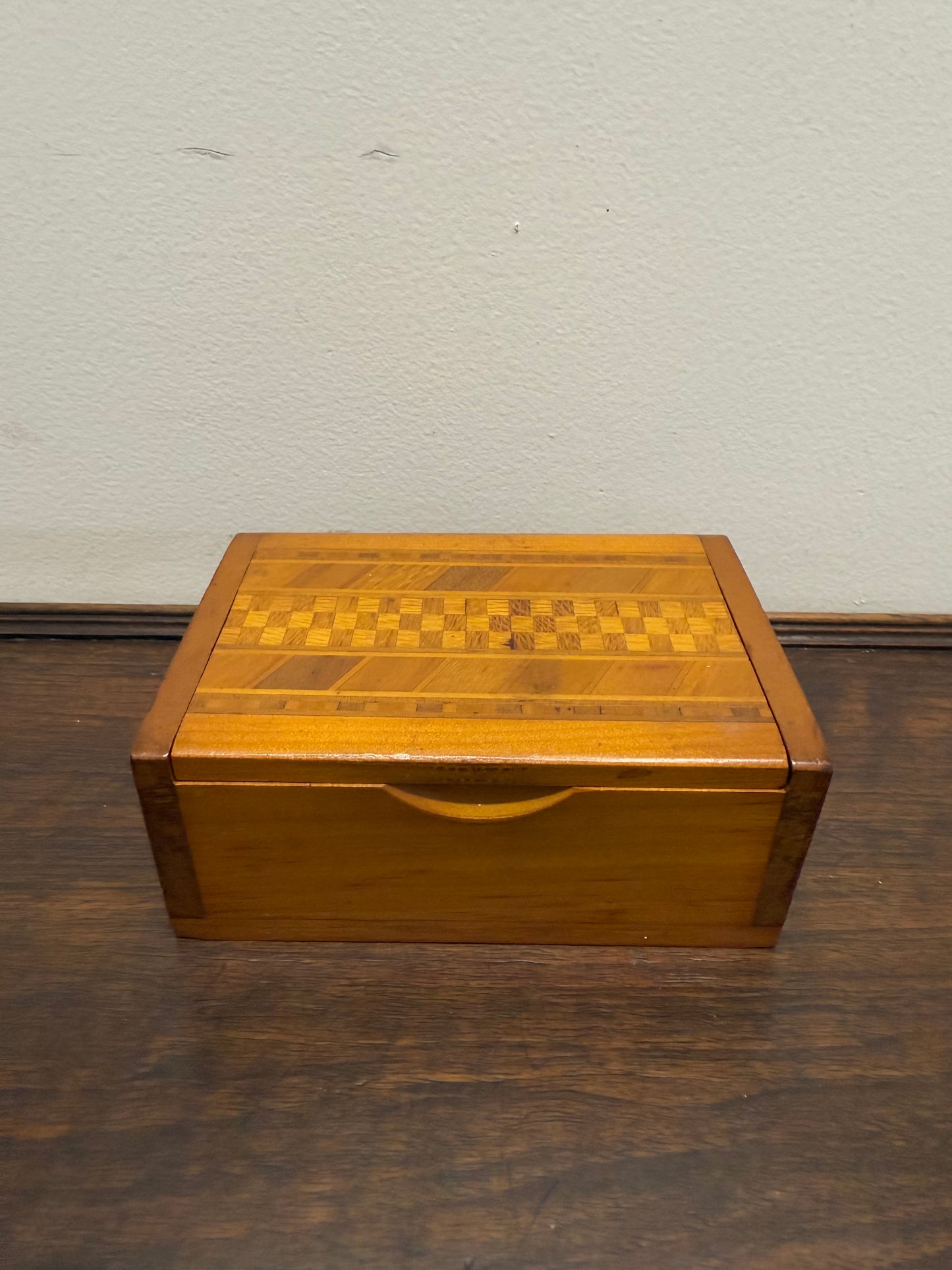 Vintage New Zeeland Wooden Inlaid Timber Box