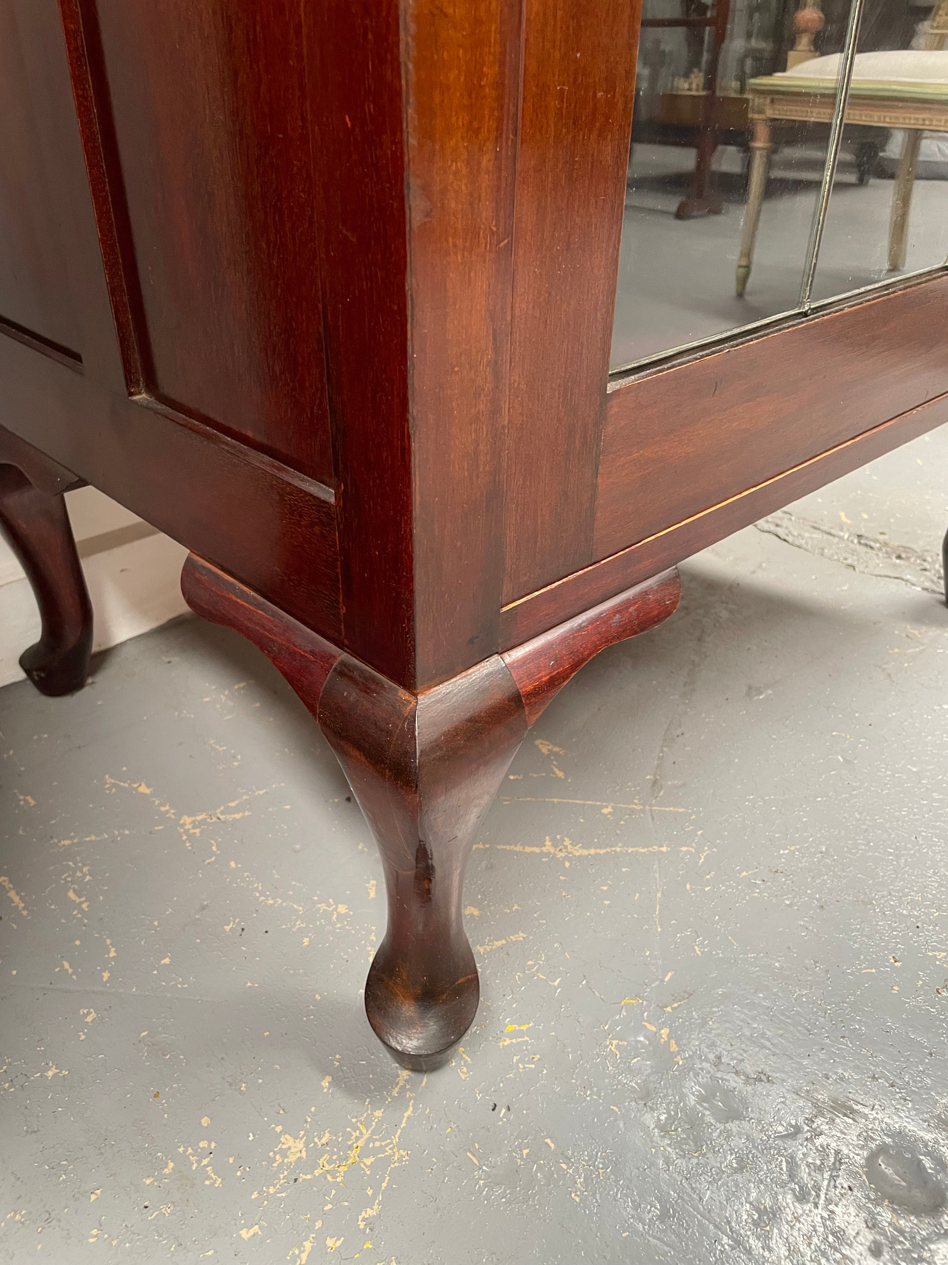Mahogany Single Leadlight Door Display Cabinet/Bookcase | Antique & Vintage | Moonee Ponds Antiques | Australia Wide Delivery
