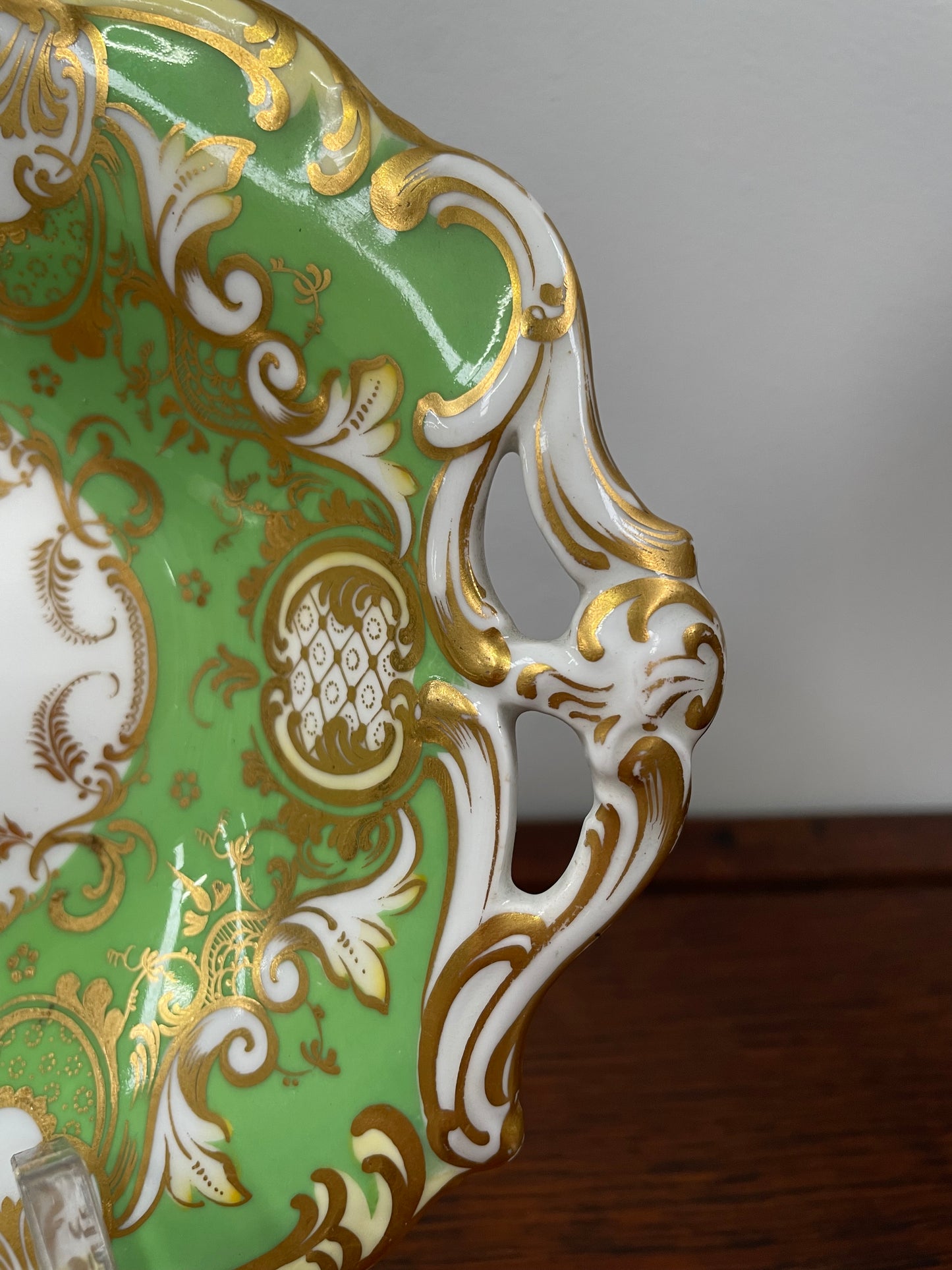 Superb Quality Hand Painted & Gilded 19th Century Davenport Dish
