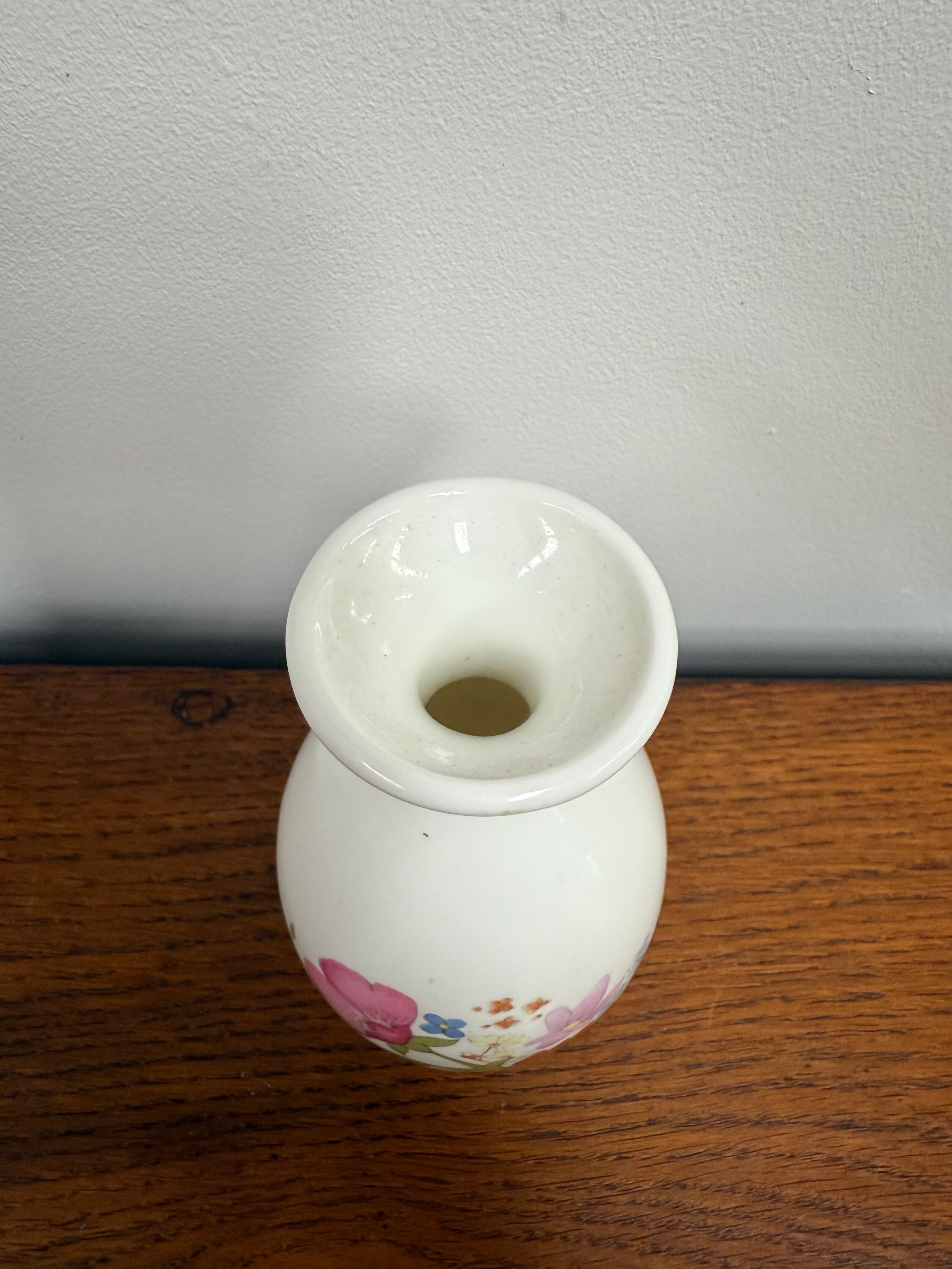 Wedgwood "Meadow Sweet" Bud Vase | Antique & Vintage | Moonee Ponds Antiques | Australia Wide Delivery