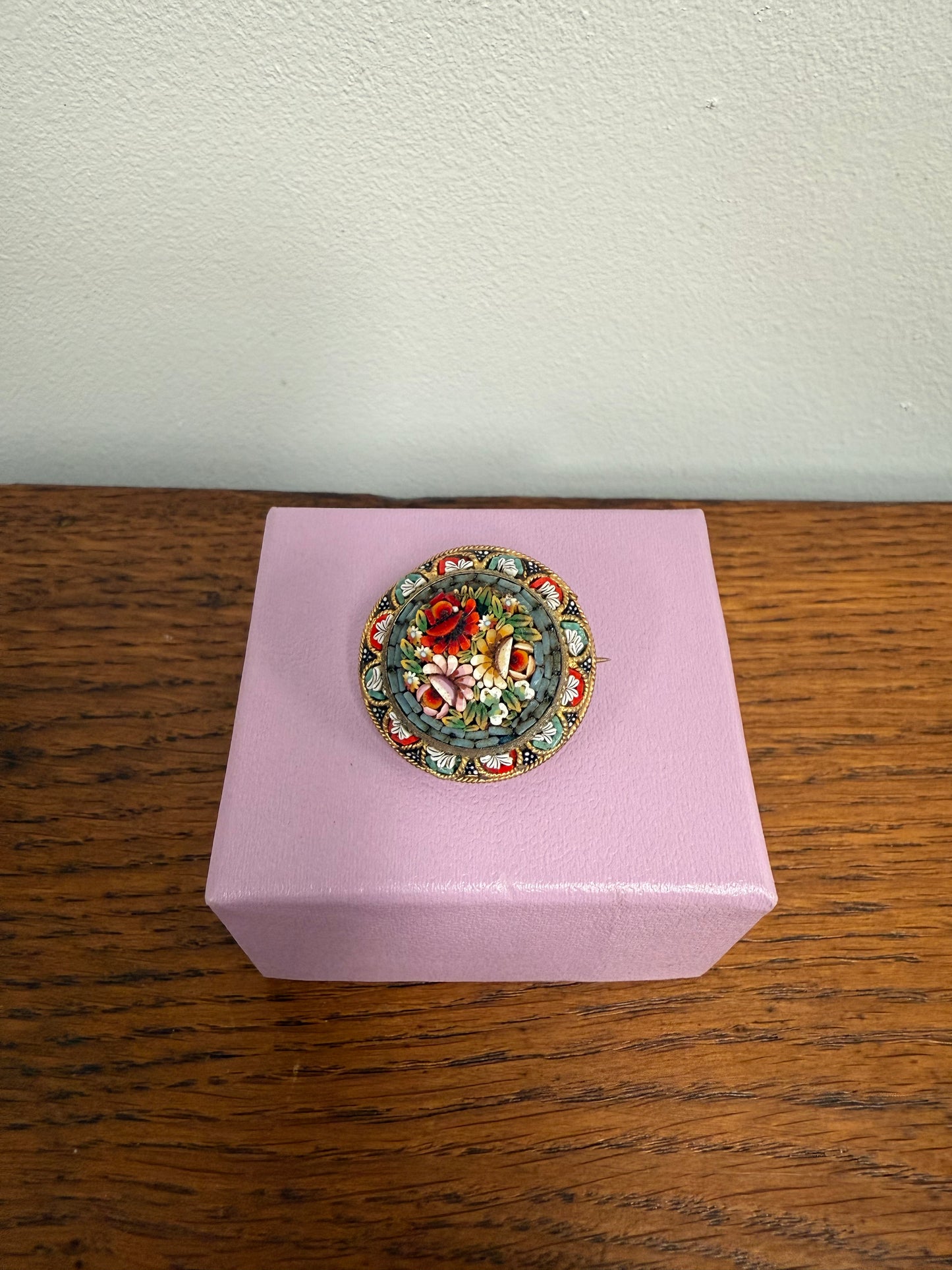 Very Fine Vintage Micro Mosaic Italian Brooch