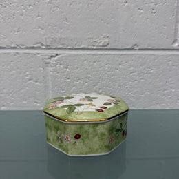 Wedgwood Wild Strawberry Trinket Dish/Lid