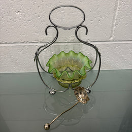 Edwardian Vaseline Glass Sweetmeat Bowl In Silverplate Stand