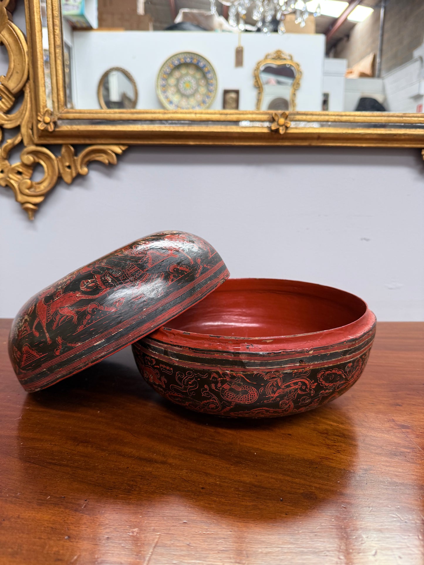 Antique Burmese/Myanmar Lacquer-Ware Round Box