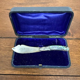 Antique Sterling / Paua Shell  Silver New Zealand Souvenir Butter Knife