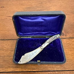 Antique Sterling / Paua Shell  Silver New Zealand Souvenir Butter Knife