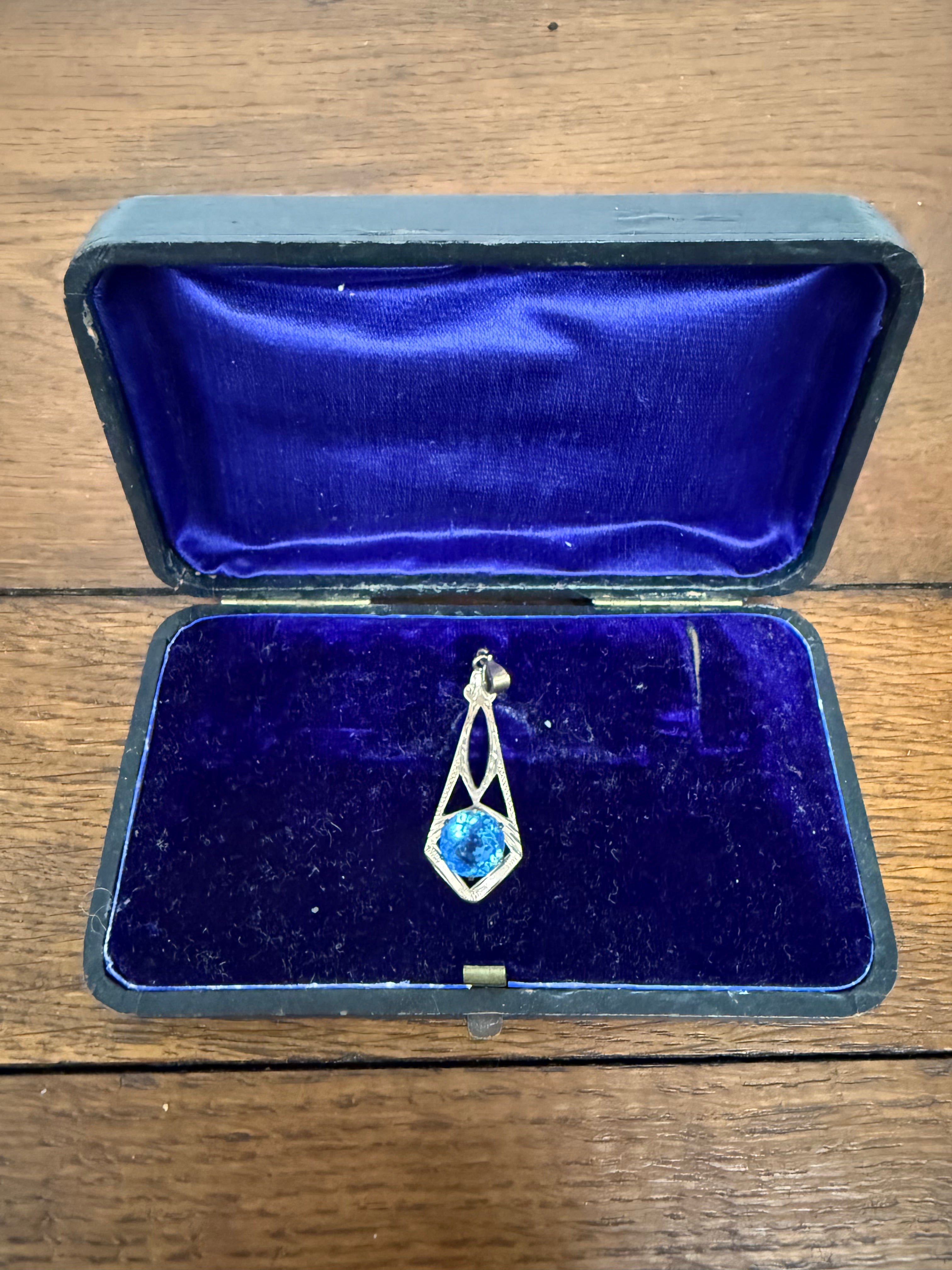 Vintage 9ct Silver Lined Pendant With Blue Stone | Antique & Vintage | Moonee Ponds Antiques | Australia Wide Delivery