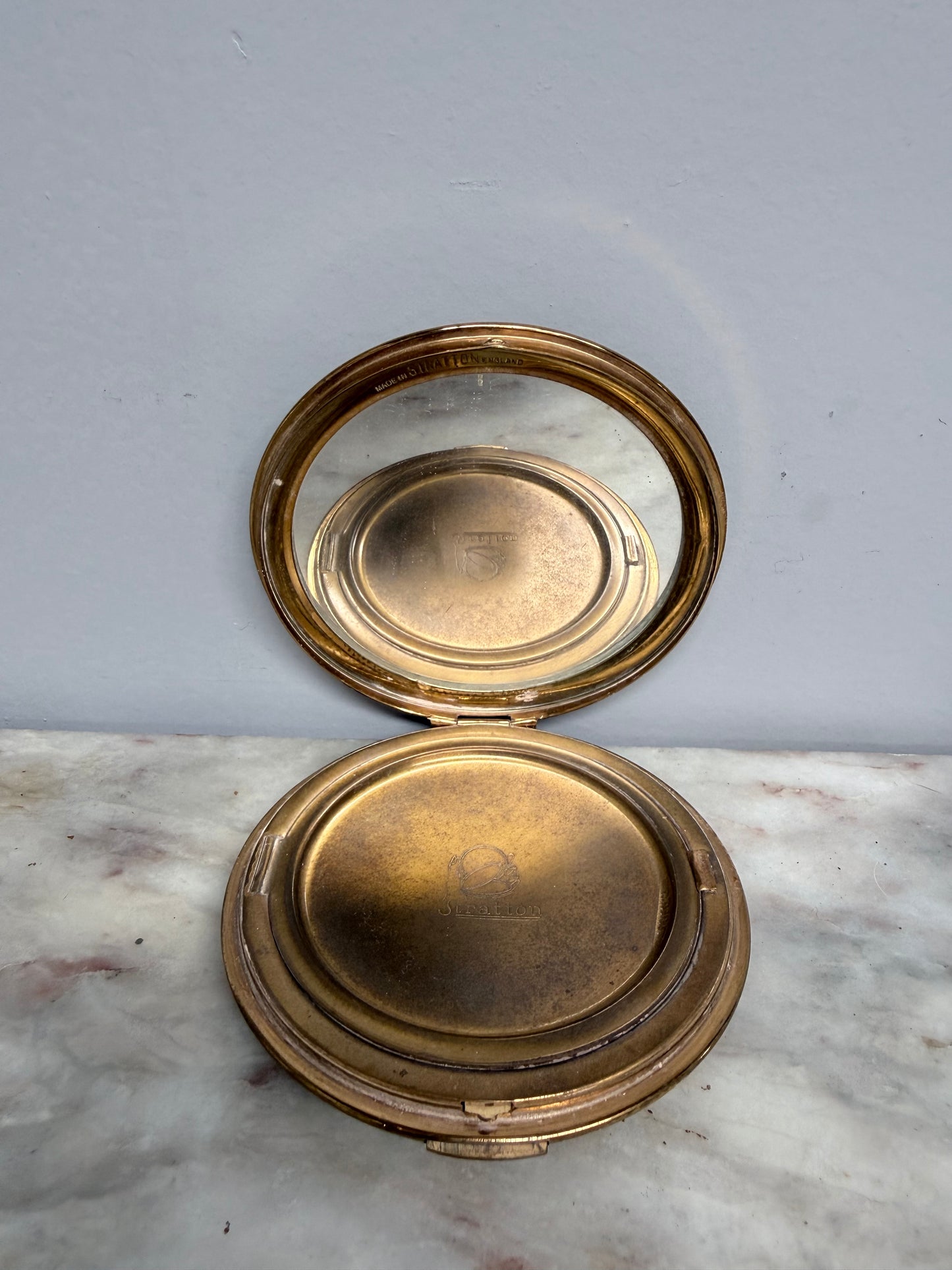 Vintage "Stratton" Powder Compact