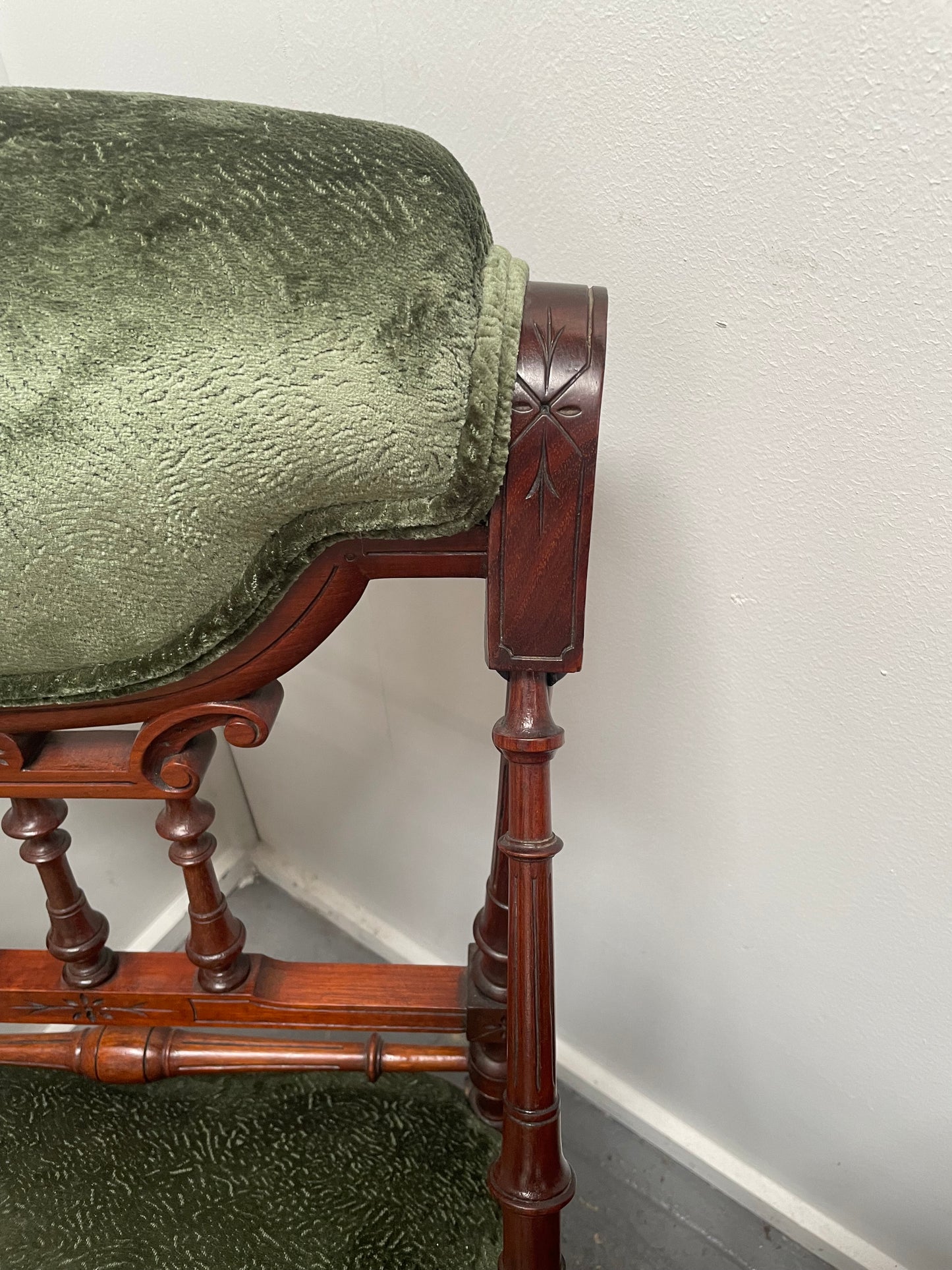 Stylish Victorian Mahogany Nursing Chair Nicely Upholstered