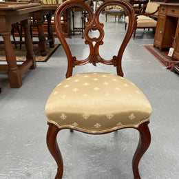 Antique Victorian Walnut Nicely Upholstered Ornate Decorative Chair