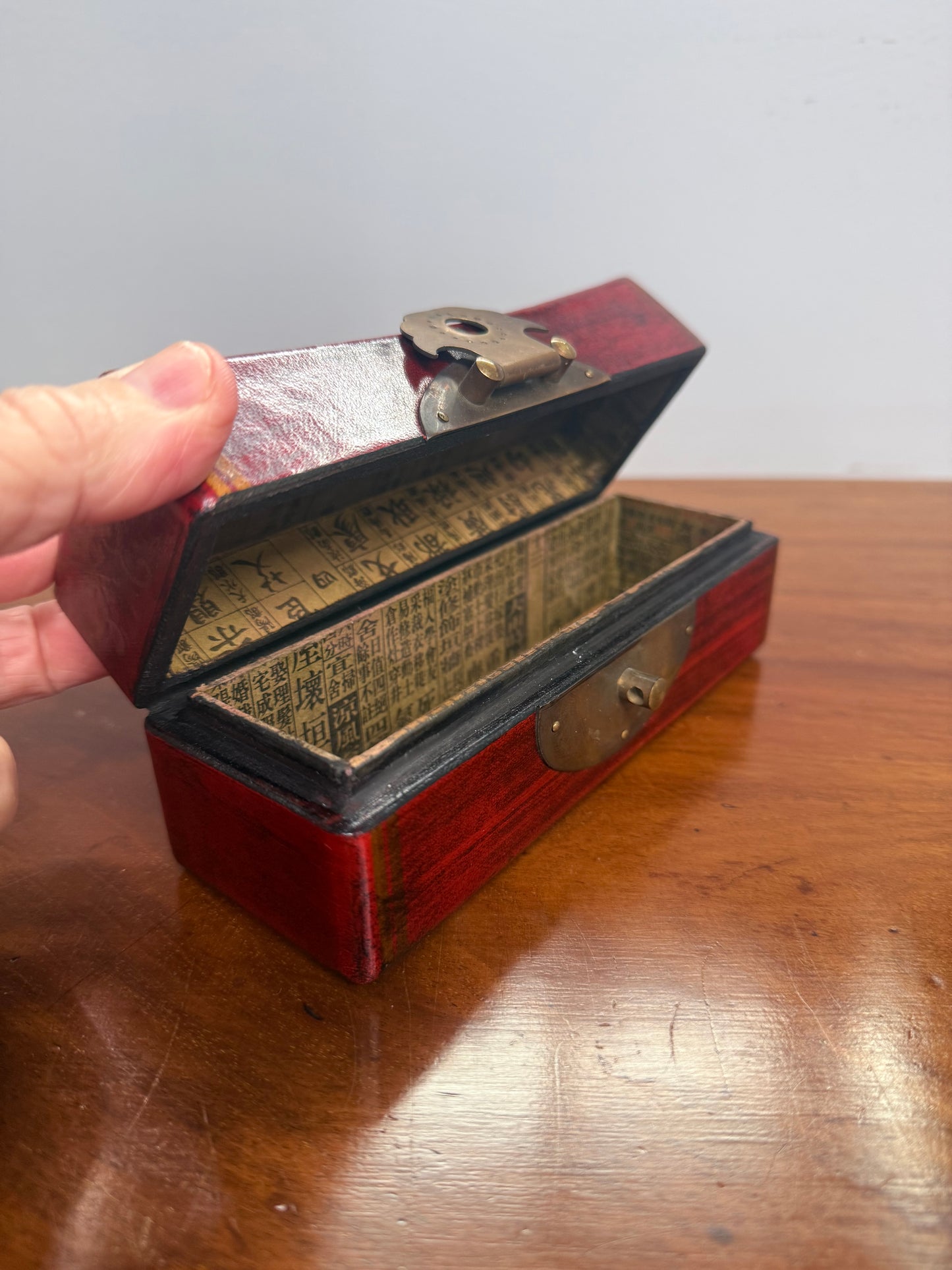 Vintage Chinese Lacquer & Gilt Box