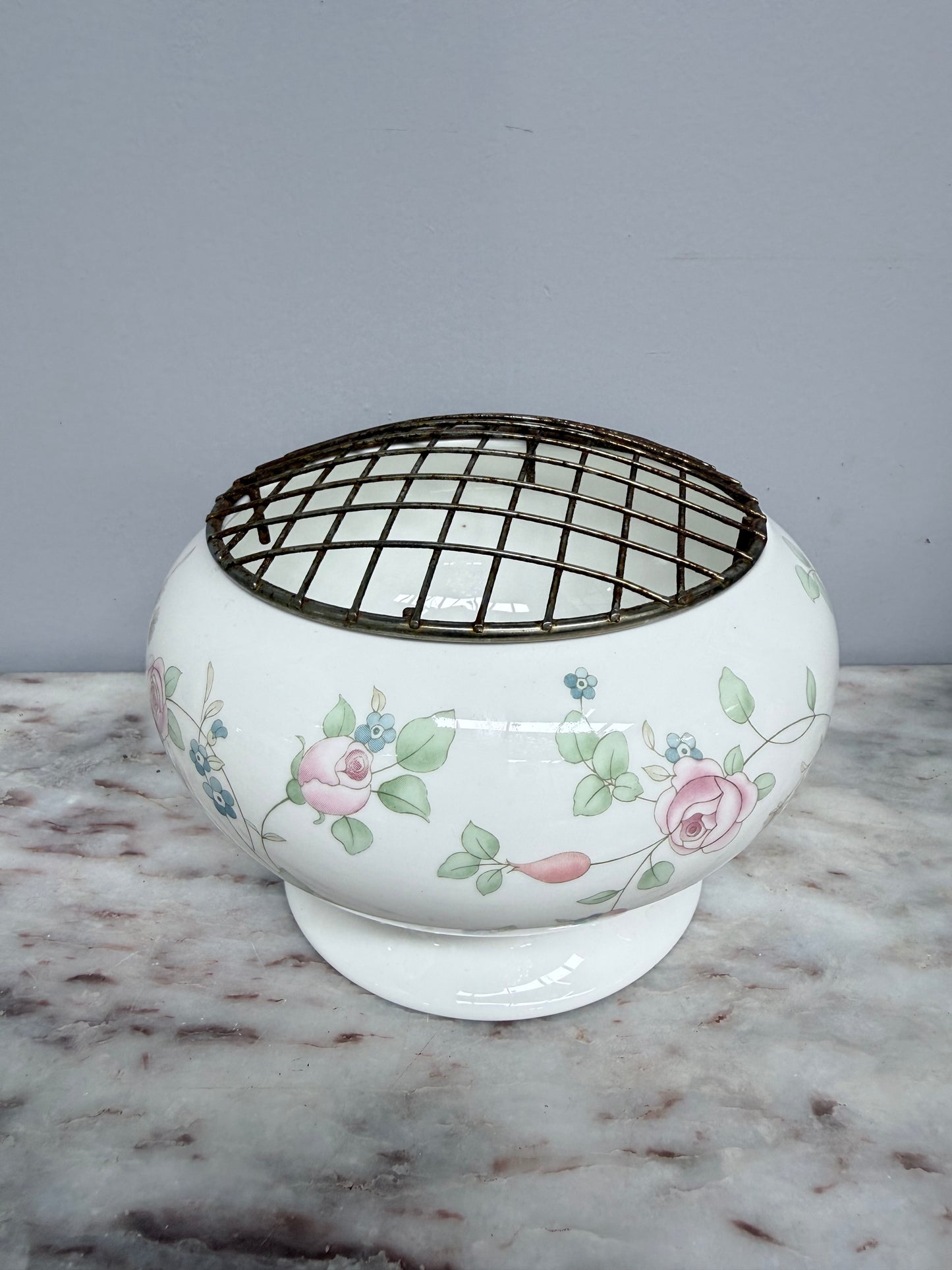 Vintage Wedgwood Rosehip Design Rose Bowl & Insert