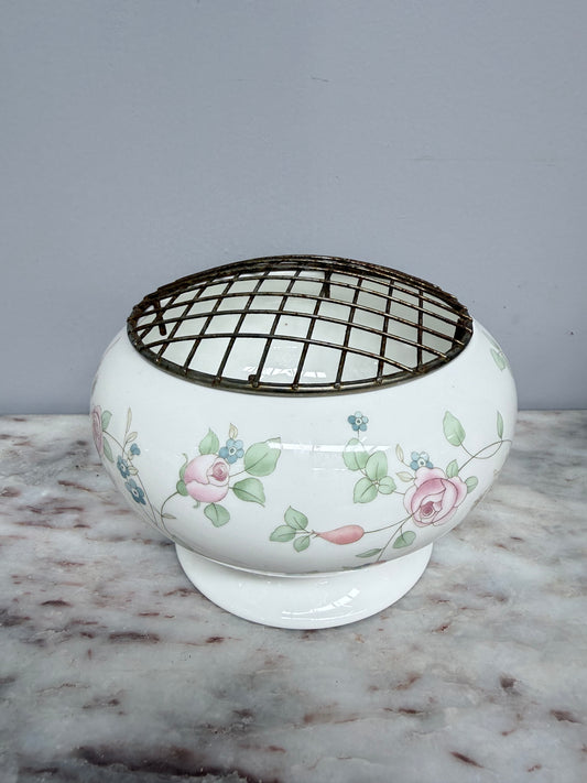 Vintage Wedgwood Rosehip Design Rose Bowl & Insert