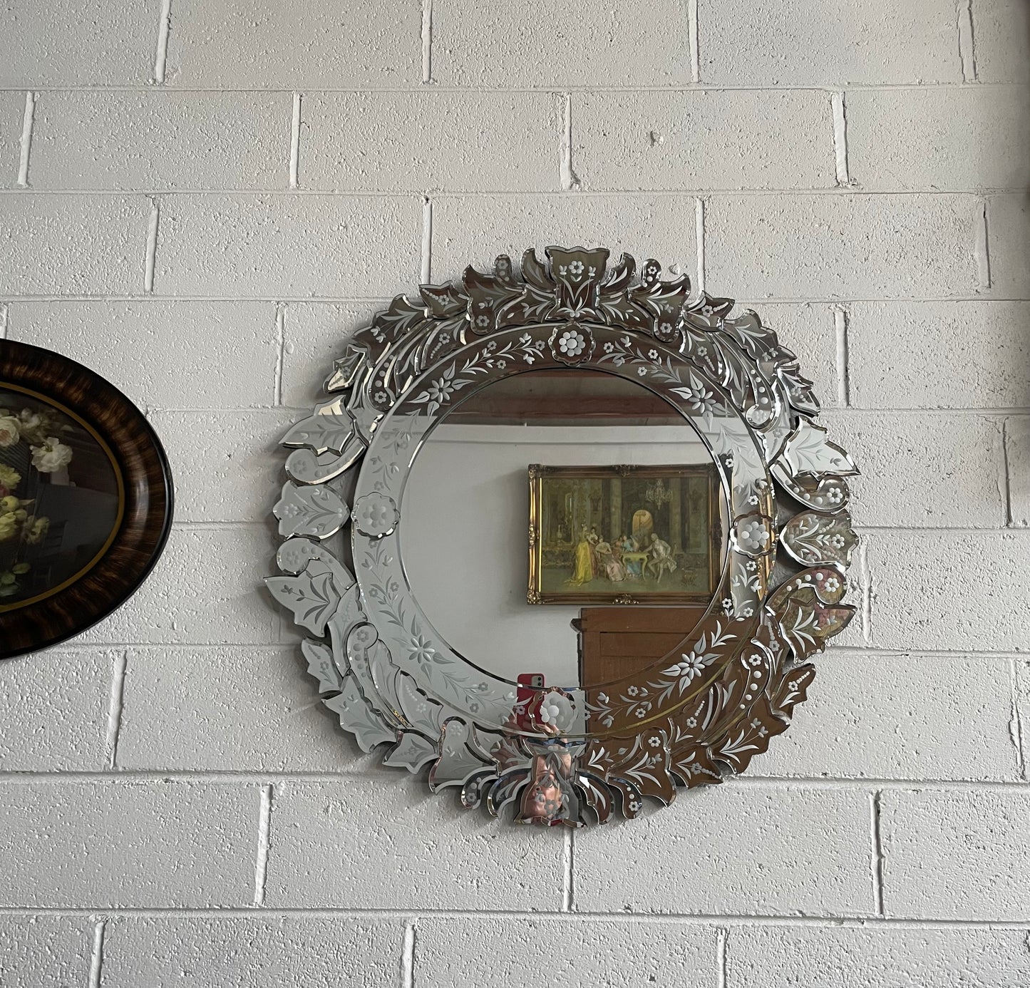 Round Venetian Style Floral Etched Bevelled Wall Mirror