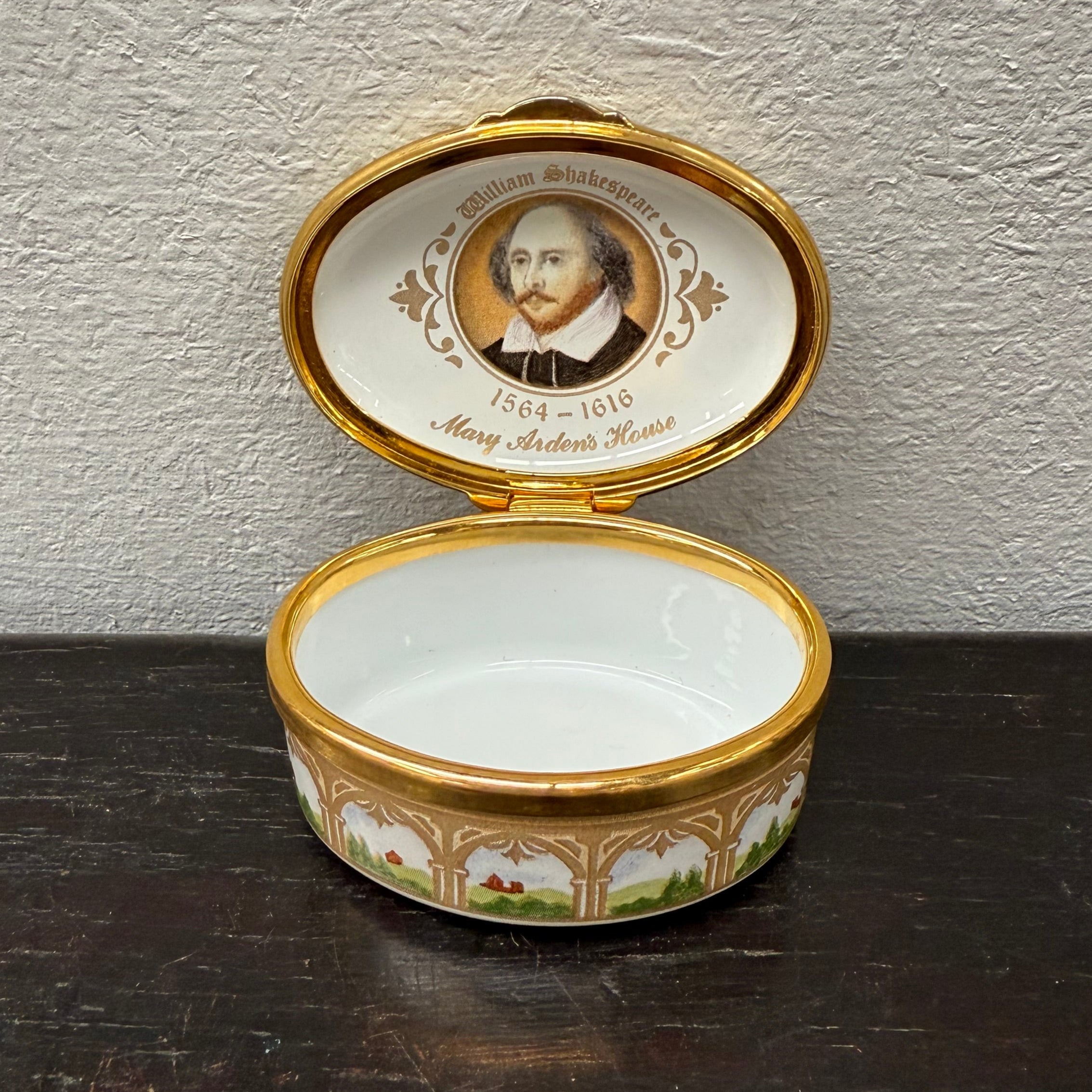 Royale Stratford Enamel On Copper Covered Box Hand Painted Lid Of Shakespeare Birthplace