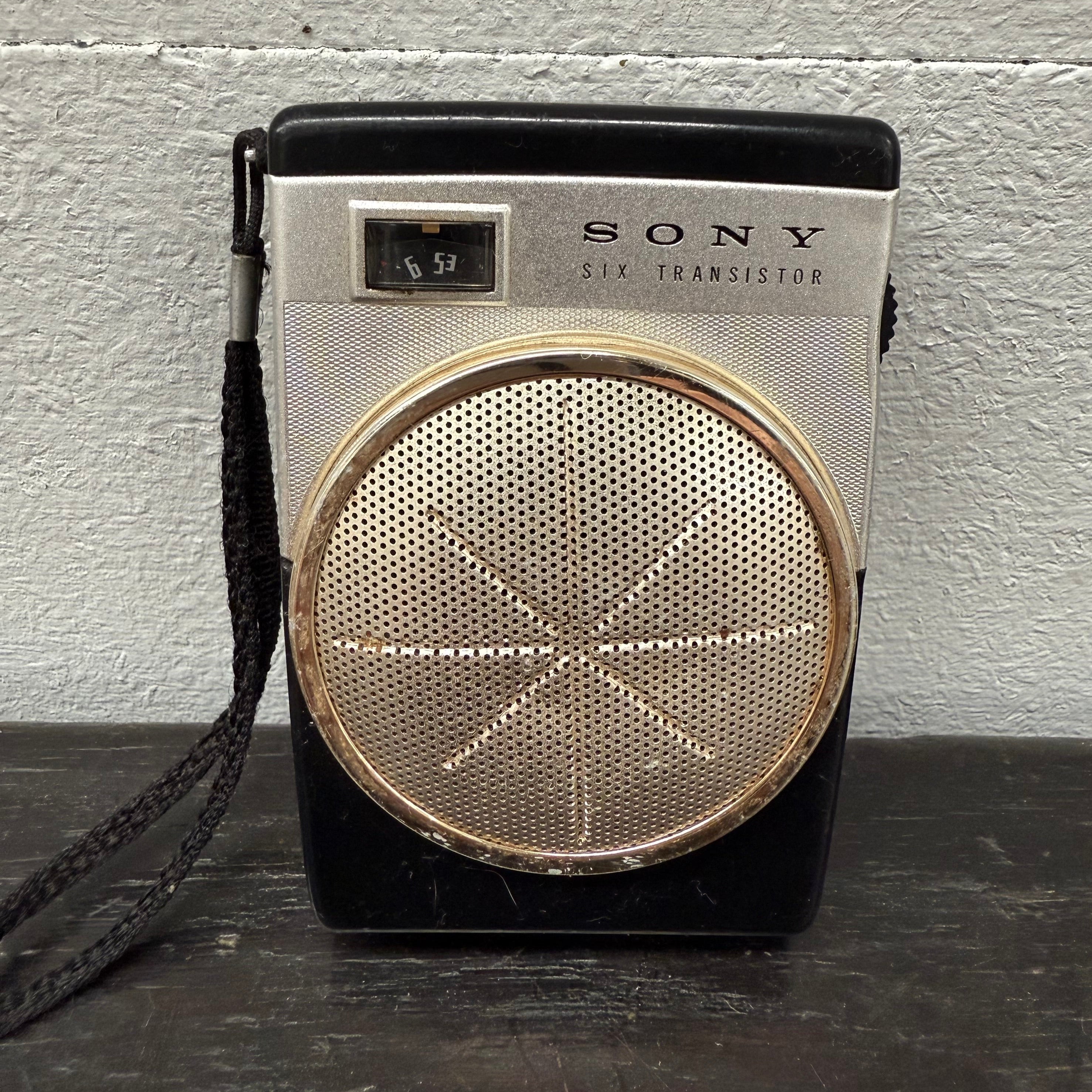 Vintage Sony Pocketsize Six Transistor Radio Model TR620
