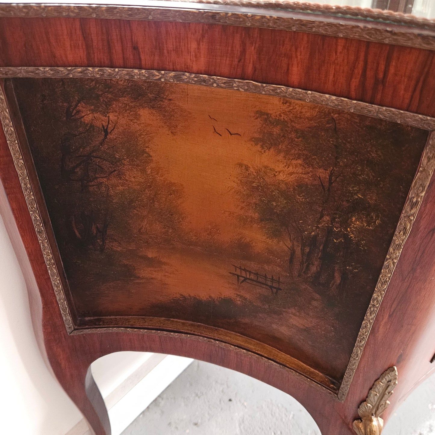 Vintage Louis XVth Style Vitrine