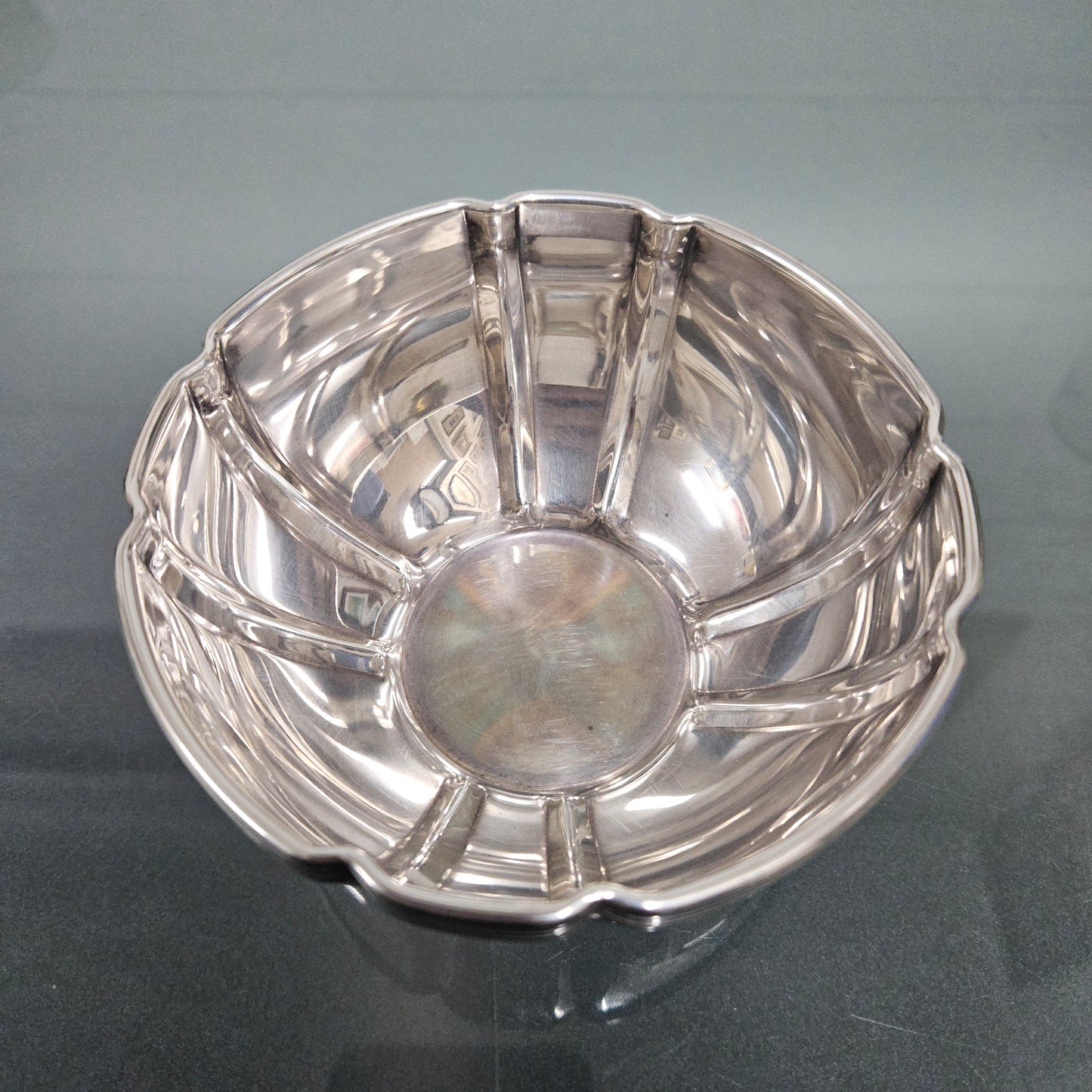 Impressive Heavy Sterling Silver Bowl 235g.