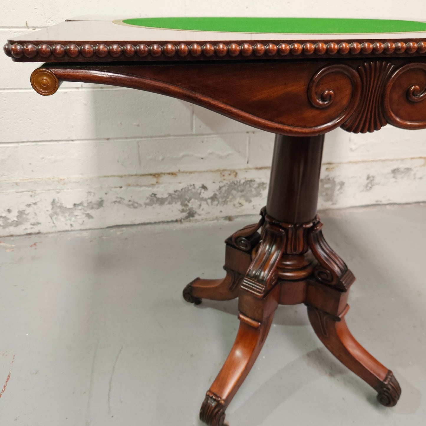 Lovely William IV Games Table In Flame Mahogany