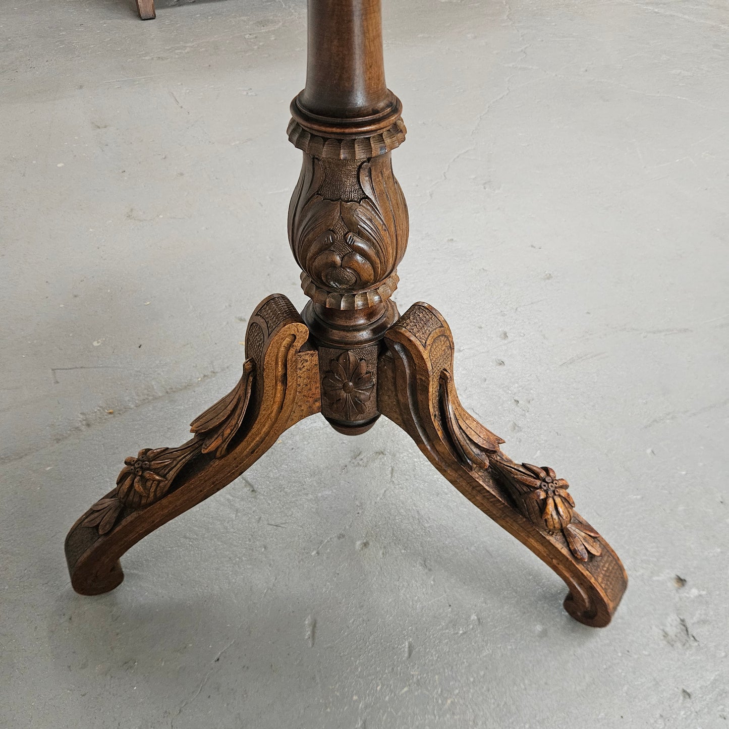 Antique Victorian Inlaid Tilt Top Occasional Table