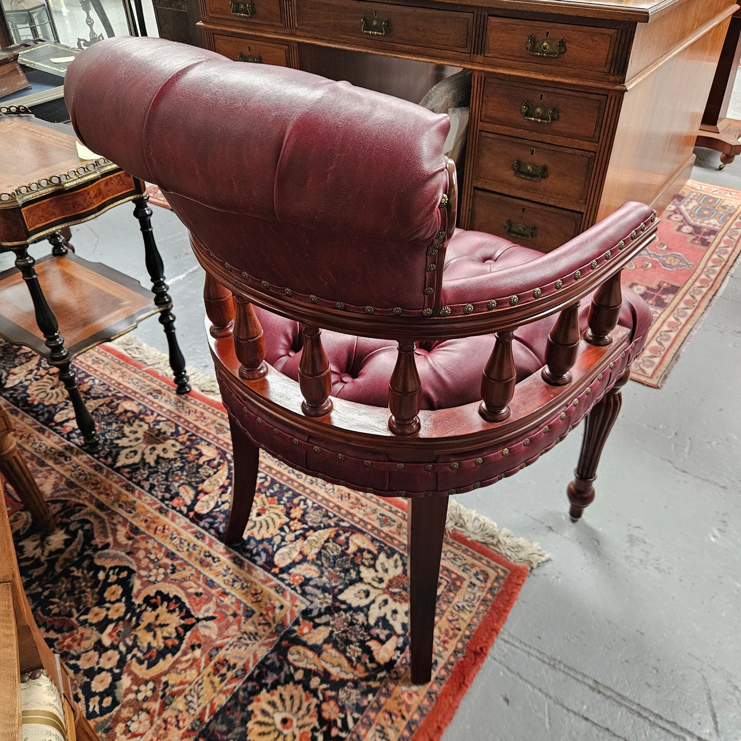 Reproduction Antique Style Fully Buttoned Leather Upholstery Desk/Captains Chair