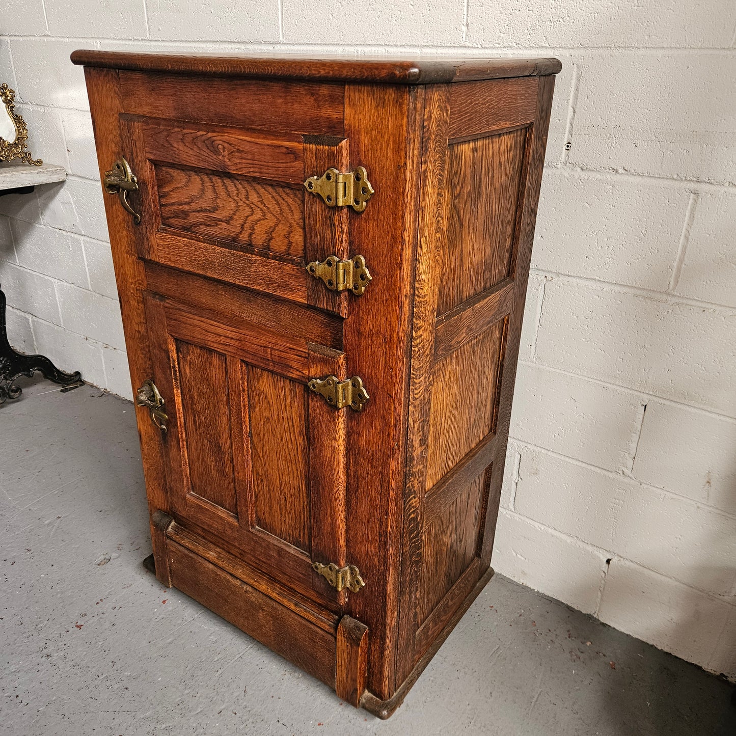 Vintage Oak Ice Chest