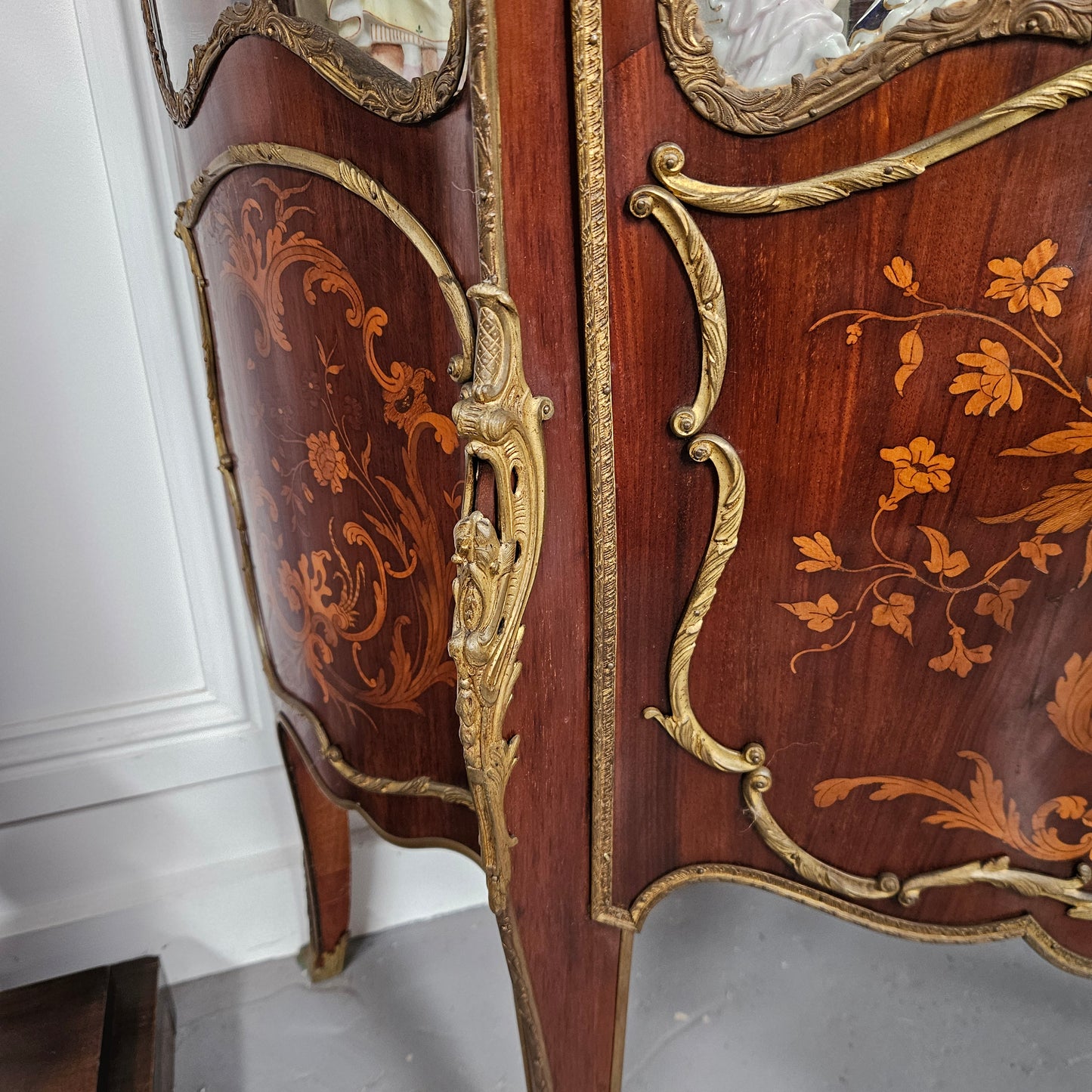 Louis 15th style 19th Century Vitrine