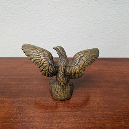 Stunning Bronze Antique paperweight of an eagle. It is in great original condition. Please see photos as they form part of the description.