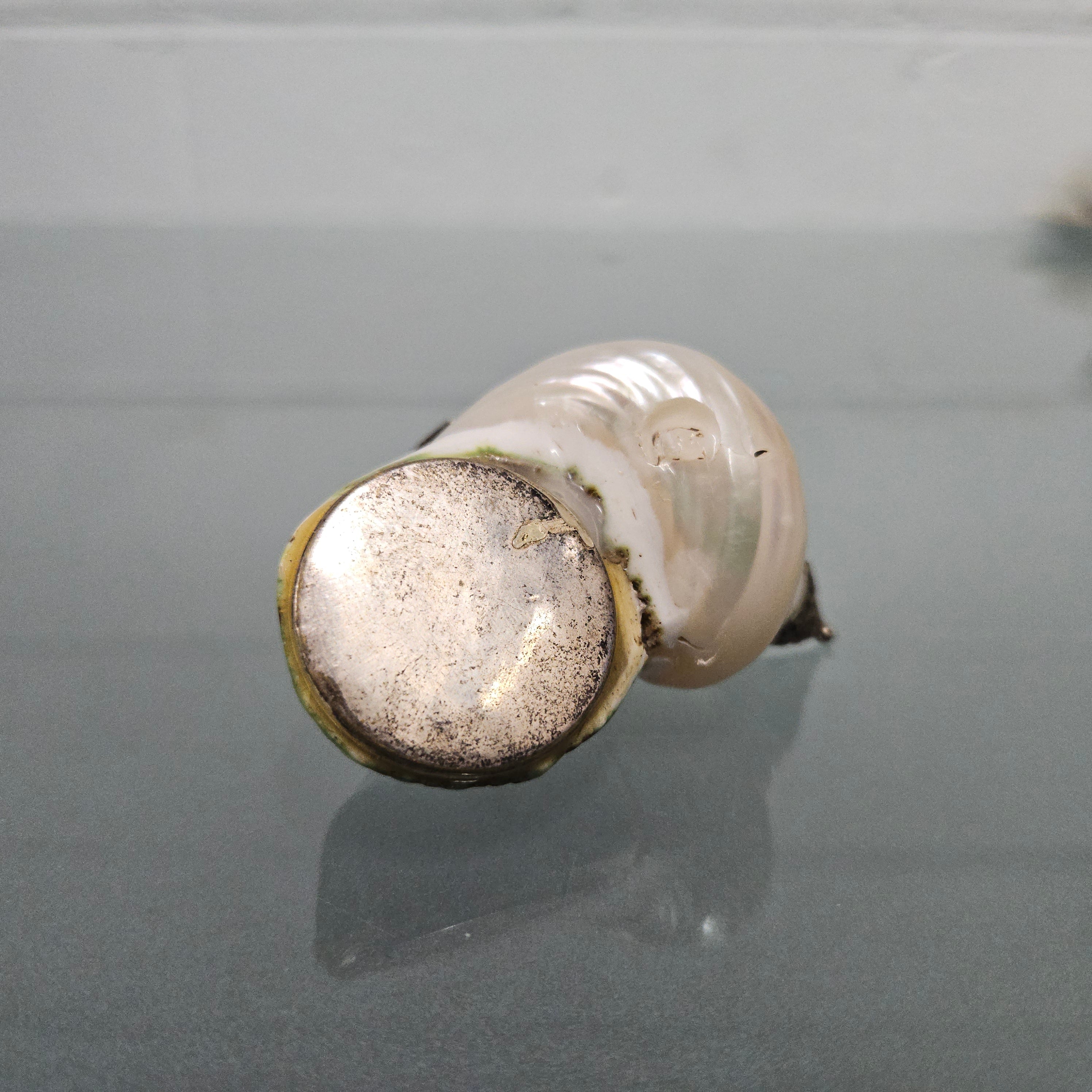 Novelty Silver & Mother Of Pearl Snuff Box | Antique & Vintage | Moonee Ponds Antiques | Australia Wide Delivery