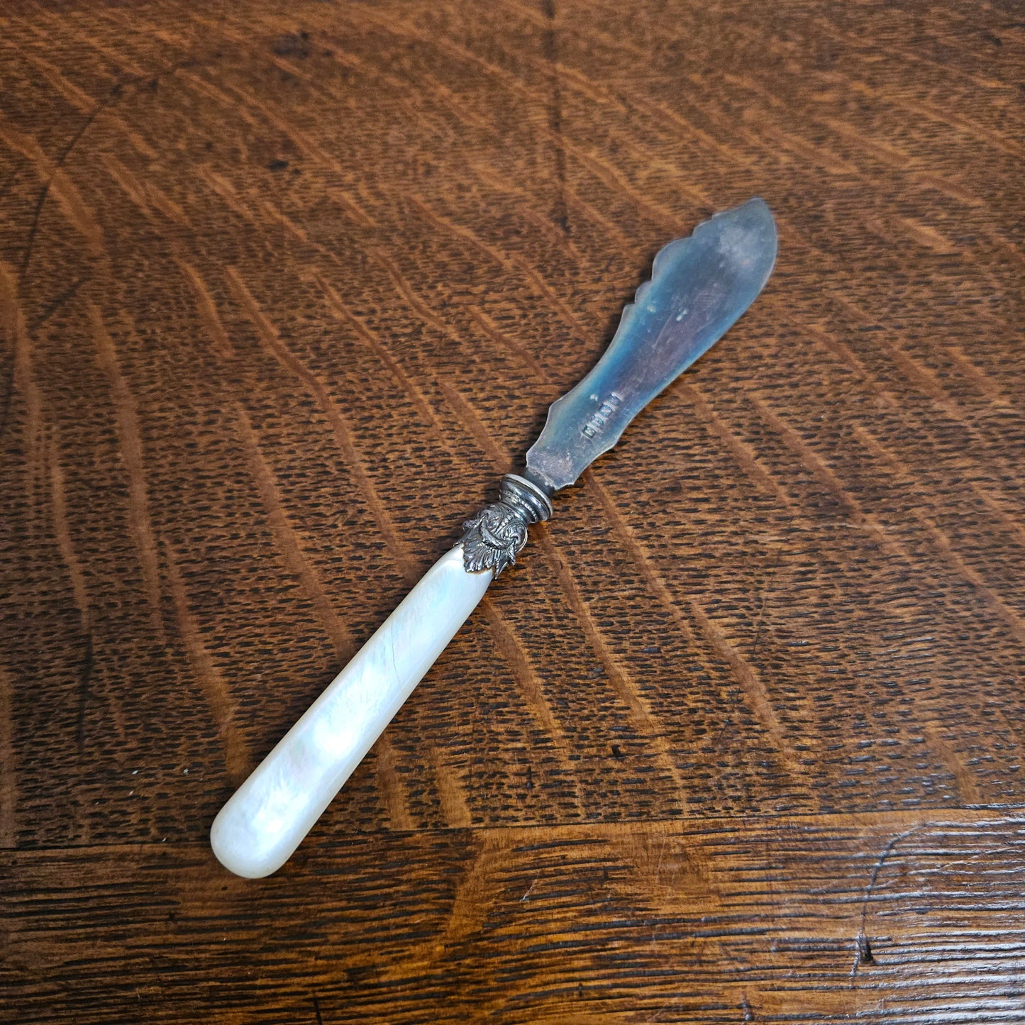 Antique Mother of Pearl & EPNS Silver Butter Knife