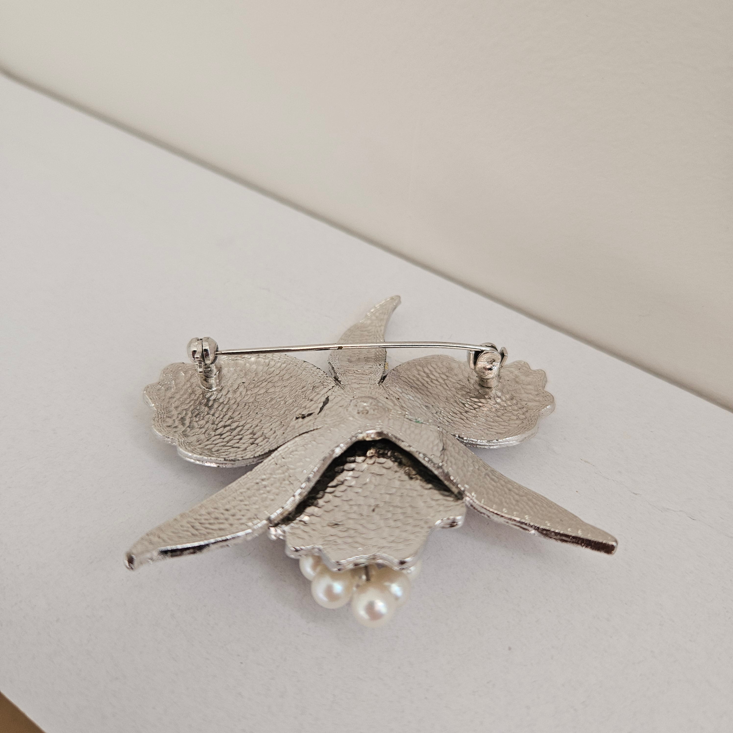 Vintage Silver Toned Filigree Petals & Small pearls Brooch