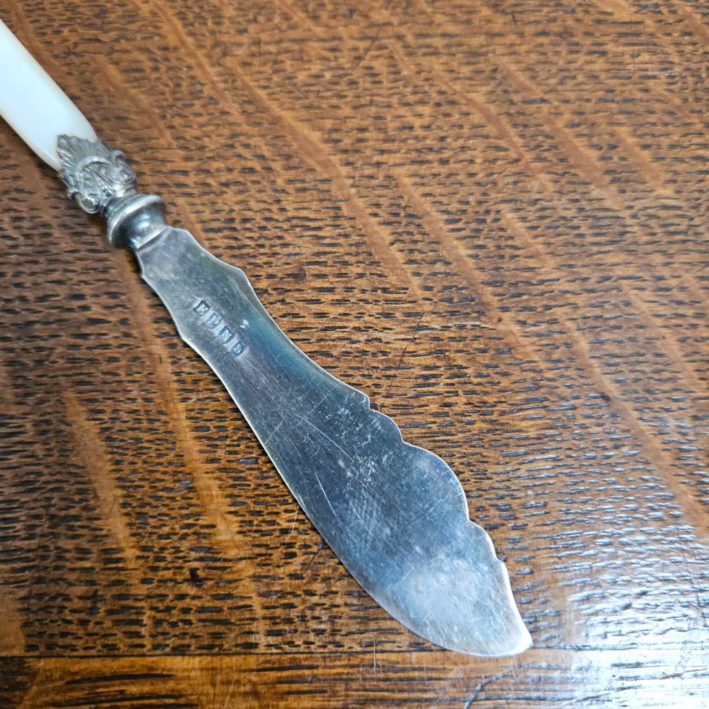 Antique Mother of Pearl & EPNS Silver Butter Knife