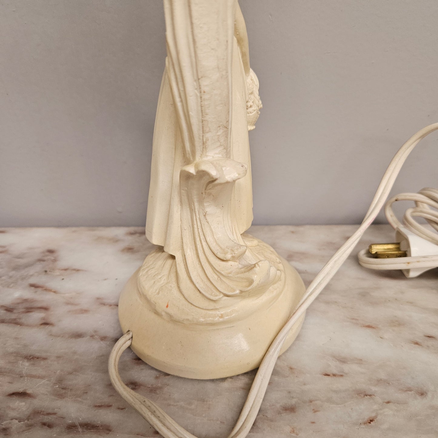 Vintage Table/Desk Lady Figure Lamp
