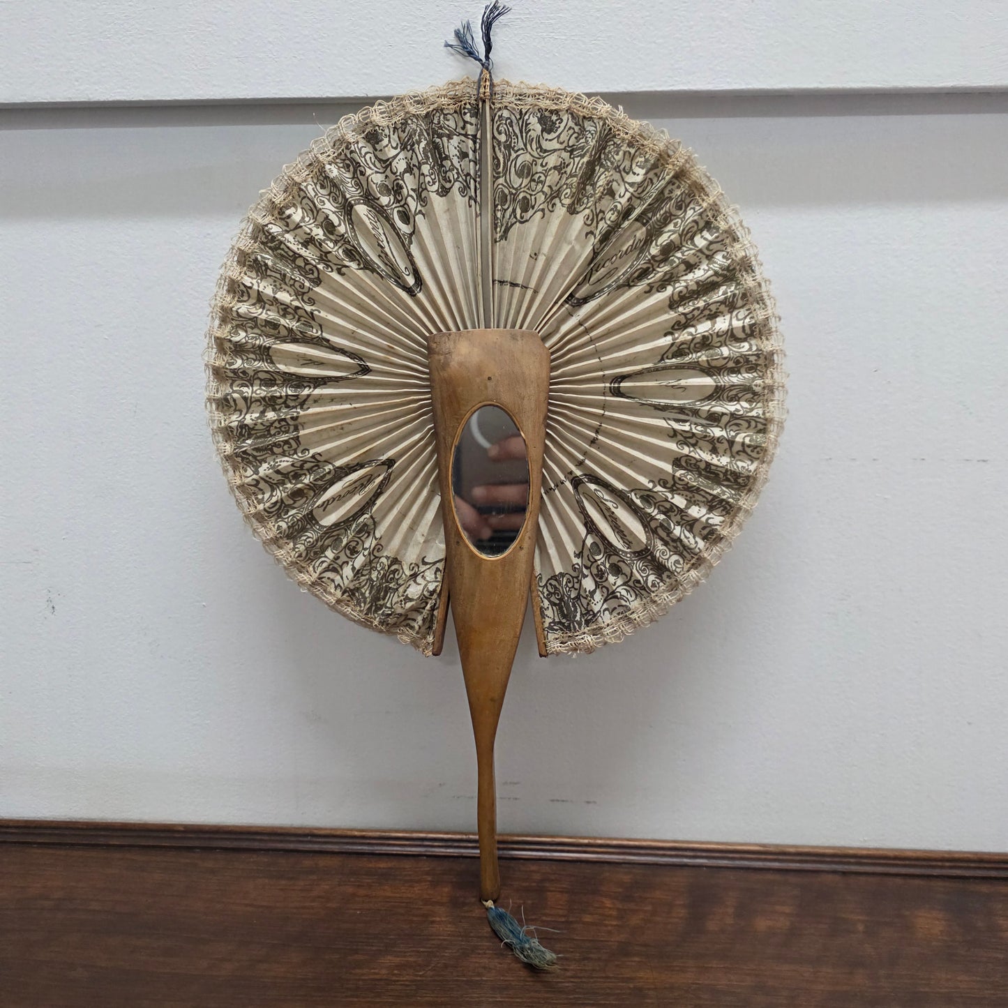 Victorian Olive Wood Cased Concertina Fan