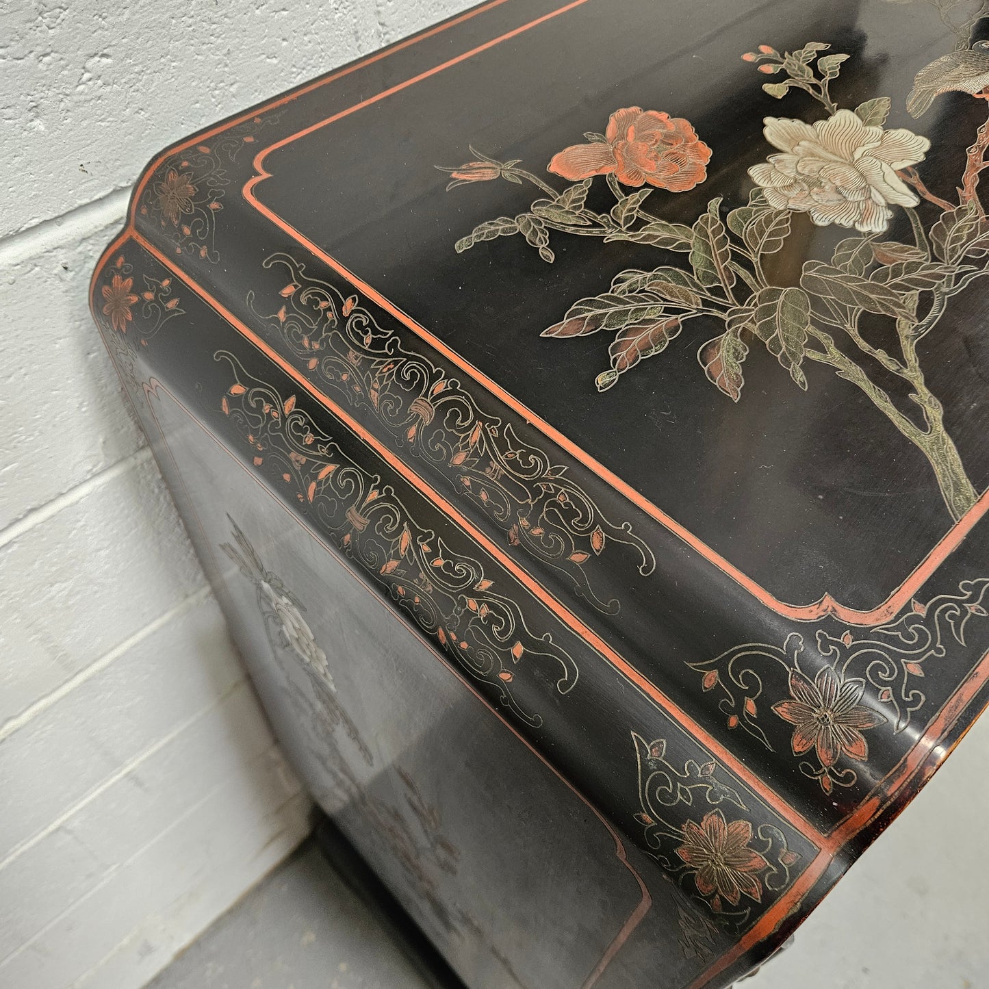 High Quailty Ebonised Chinese Cabinet with Jade Handel's & Handel's Painted