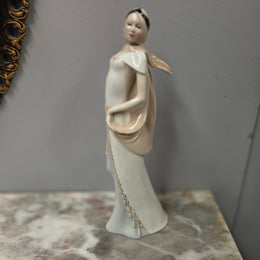 Beautiful Vintage Royal Doulton Reflections "Charisma" Figurine