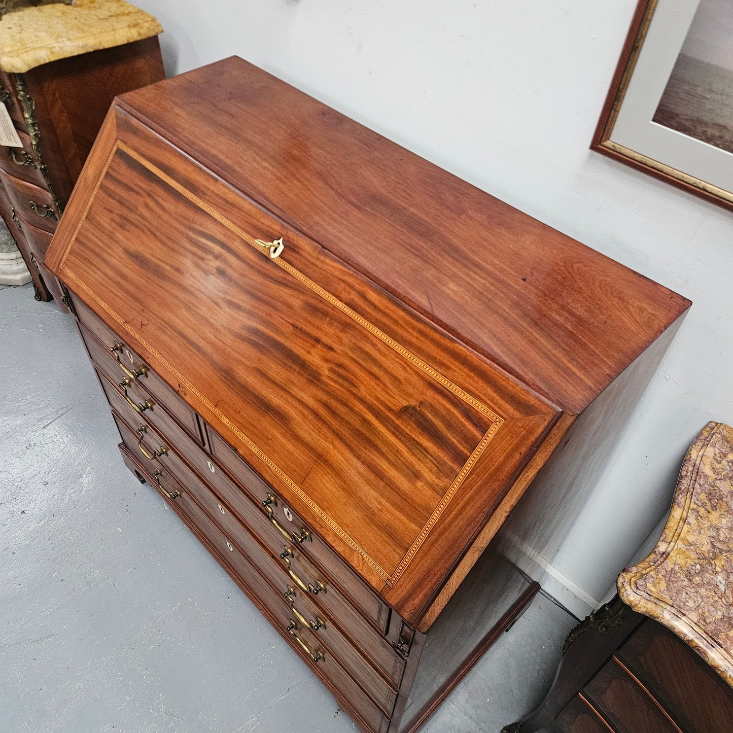 Georgian Bureau