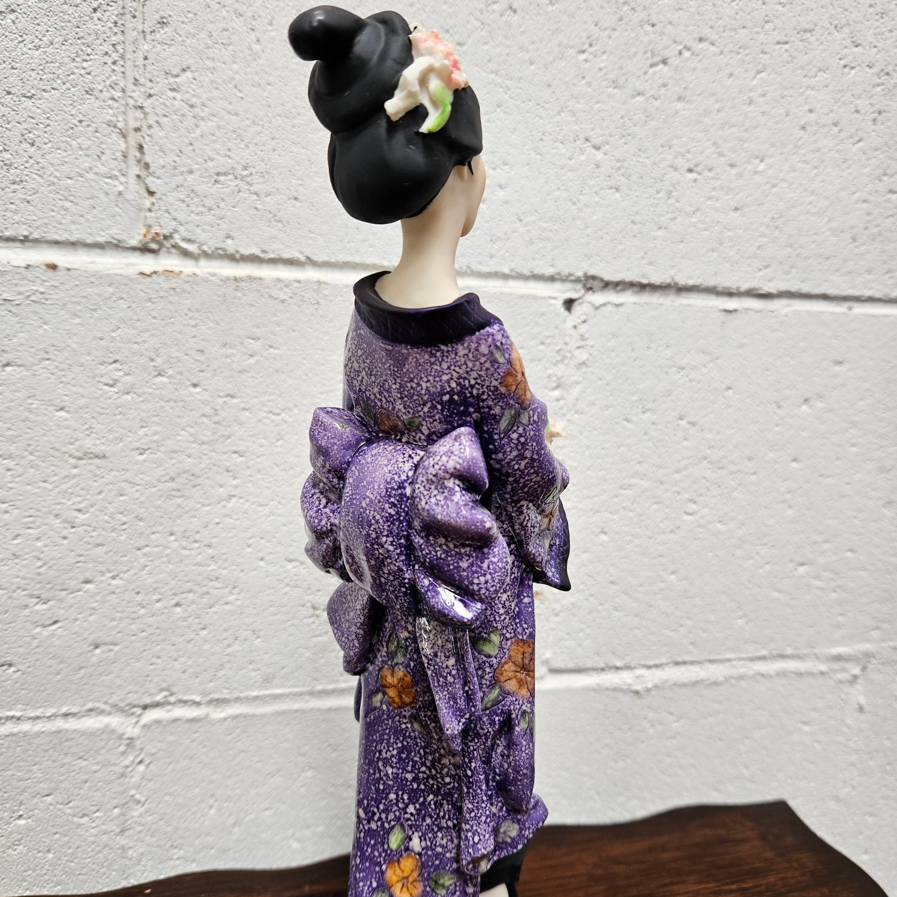 Oriental lady with column G. Armani Figure | Antique & Vintage | Moonee Ponds Antiques | Australia Wide Delivery