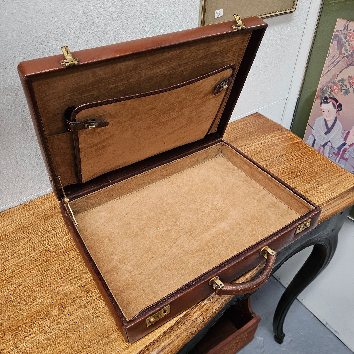 Vintage Brown Leather Briefcase With a Quality Fitted Interior