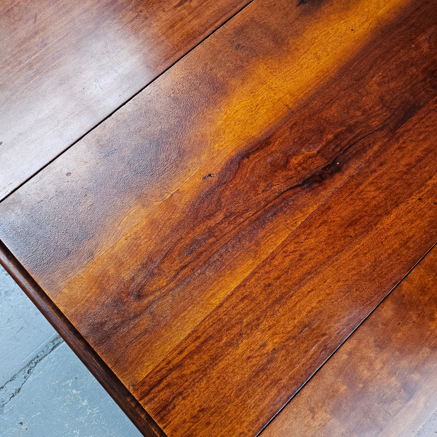 Victorian Mahogany Extension Dining Table