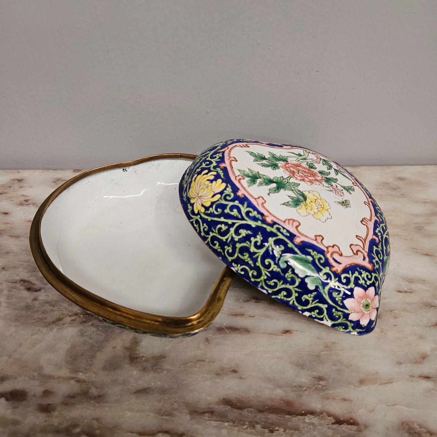 Antique Japanese Decorated Trinket Box