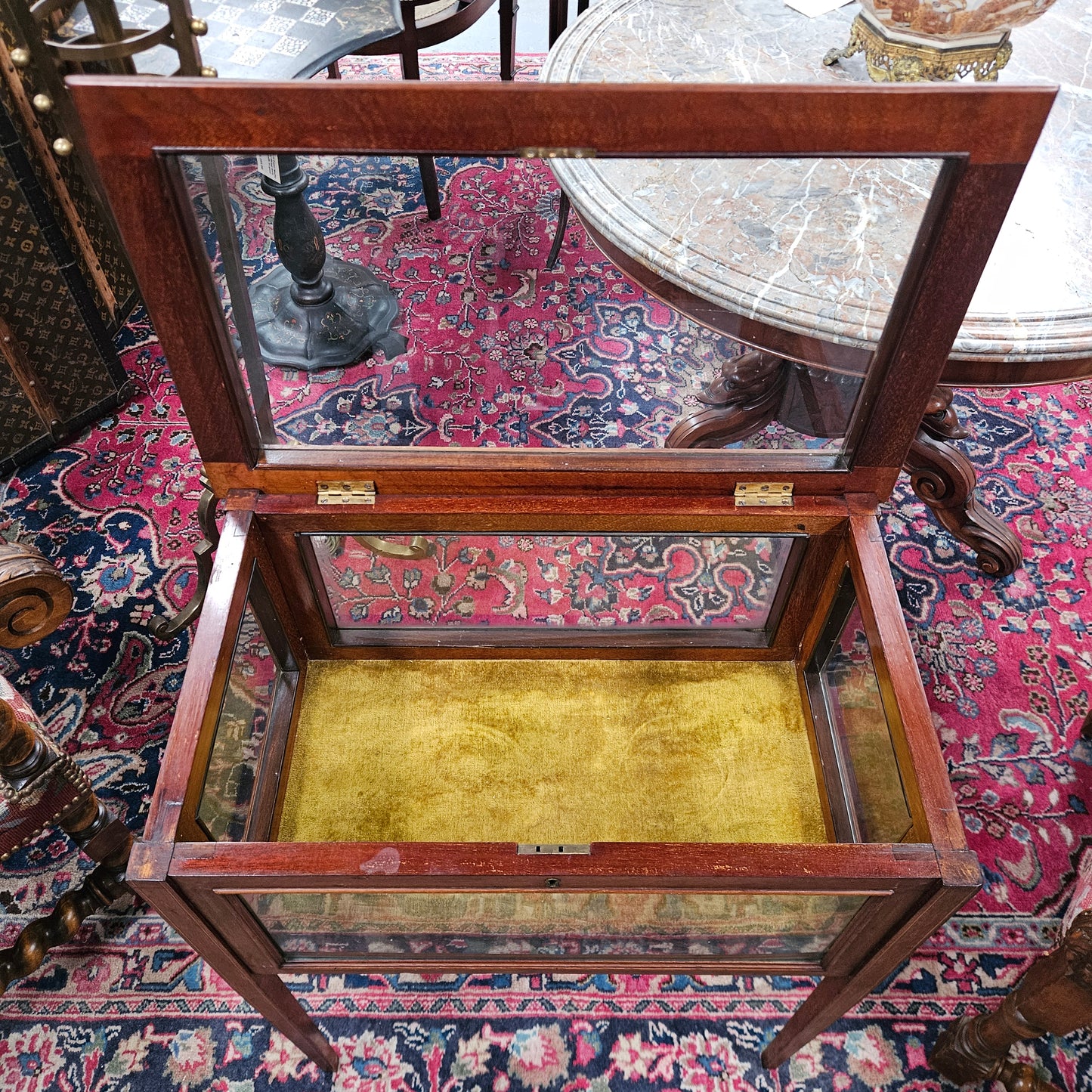 Edwardian Mahogany Inlaid Lift Top Curio Showcase
