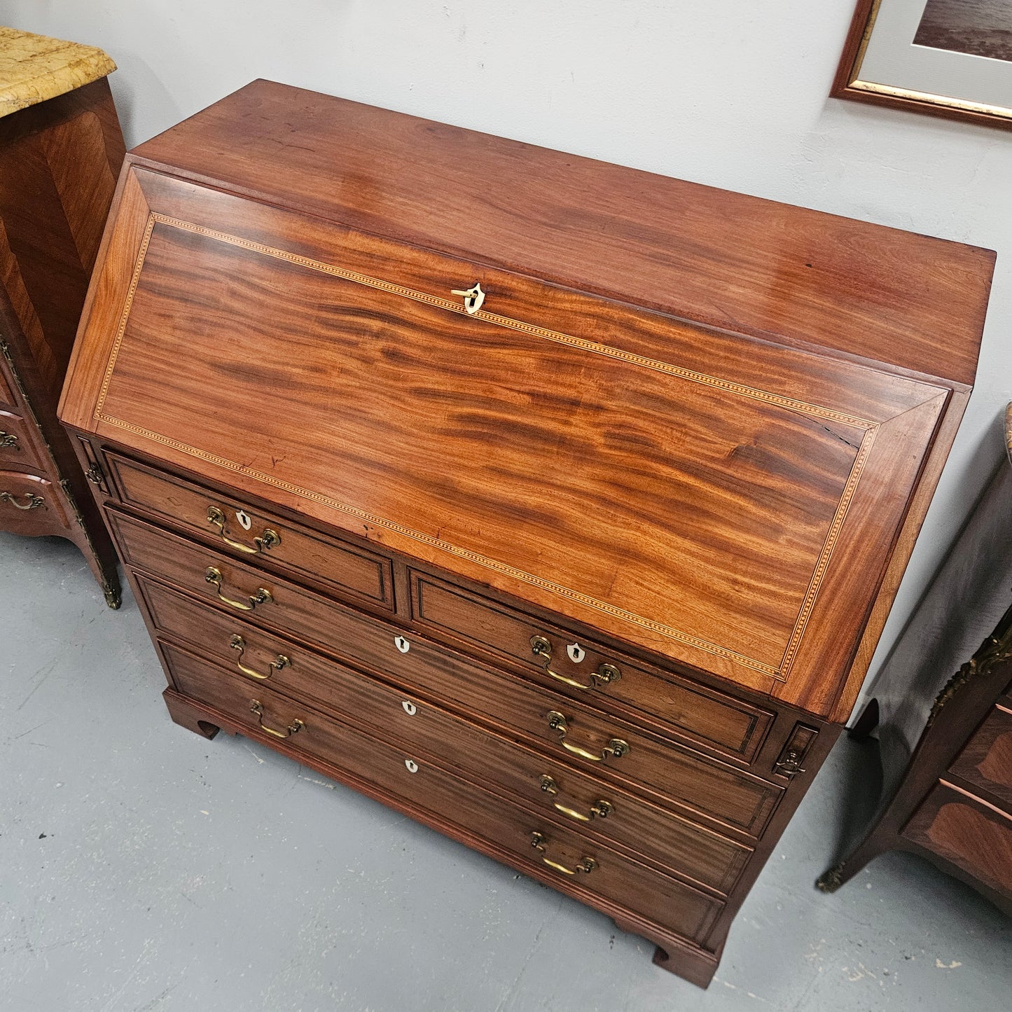 Georgian Bureau