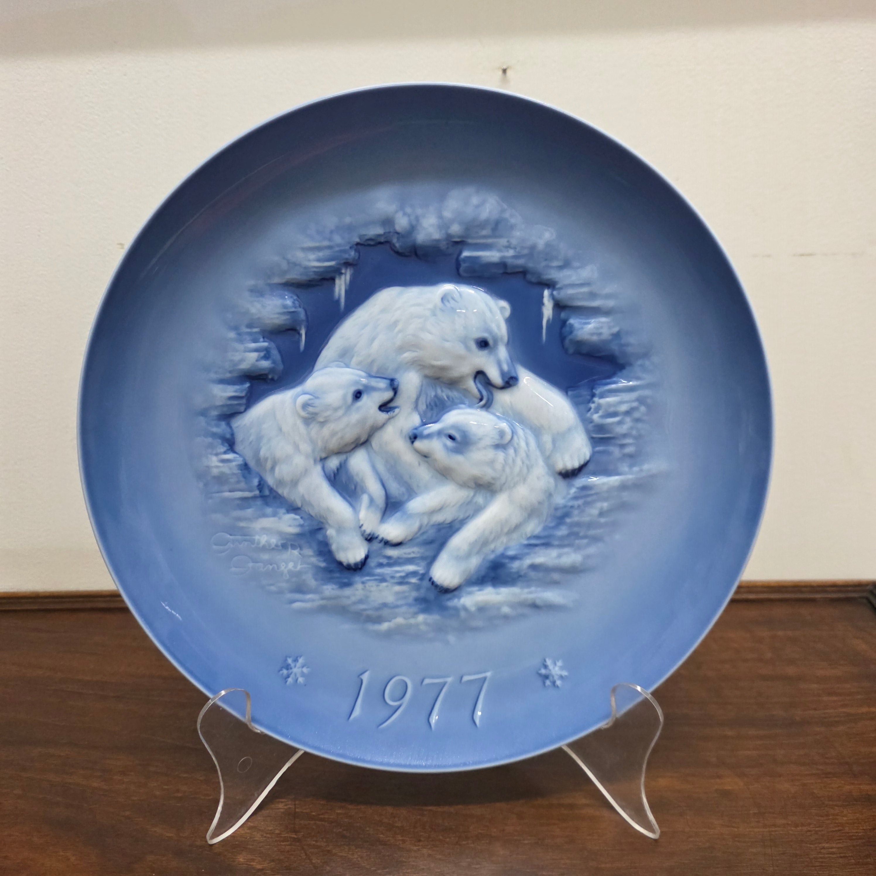 Vintage Hutschenreuther 1977 Display Plate