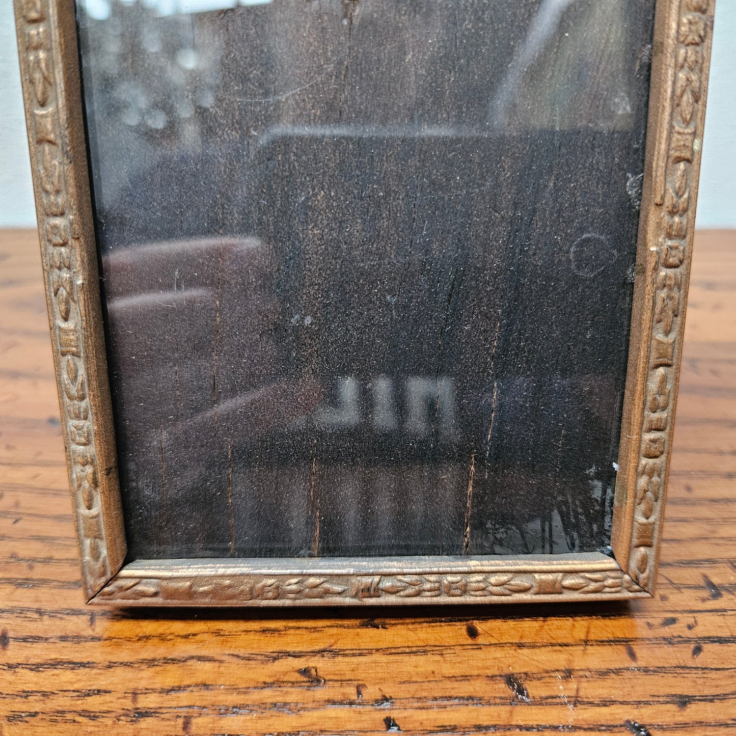 Rare RAAF photo metal and wooden frame, it is in good original condition with some signs of age. 