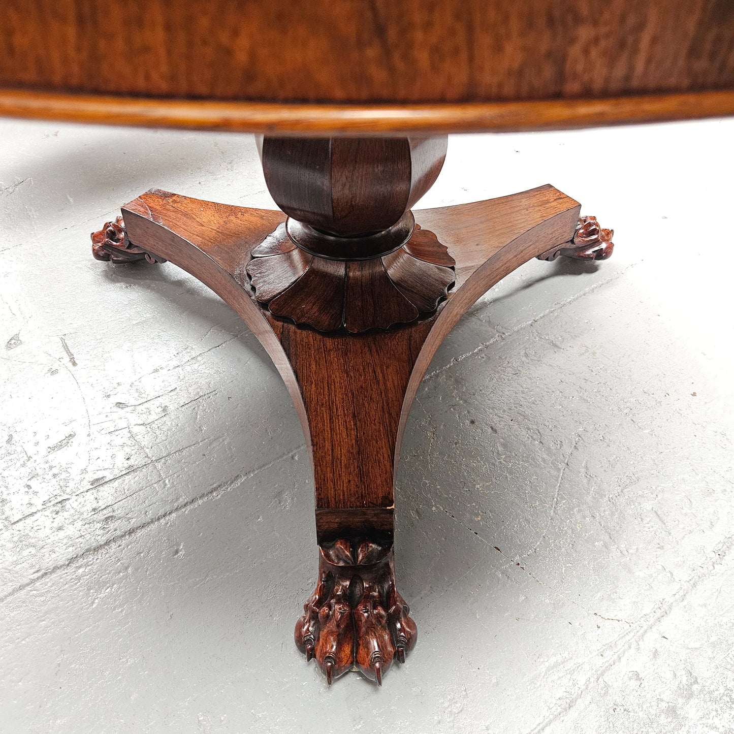 Antique Late Regency Rosewood circular Dining Table