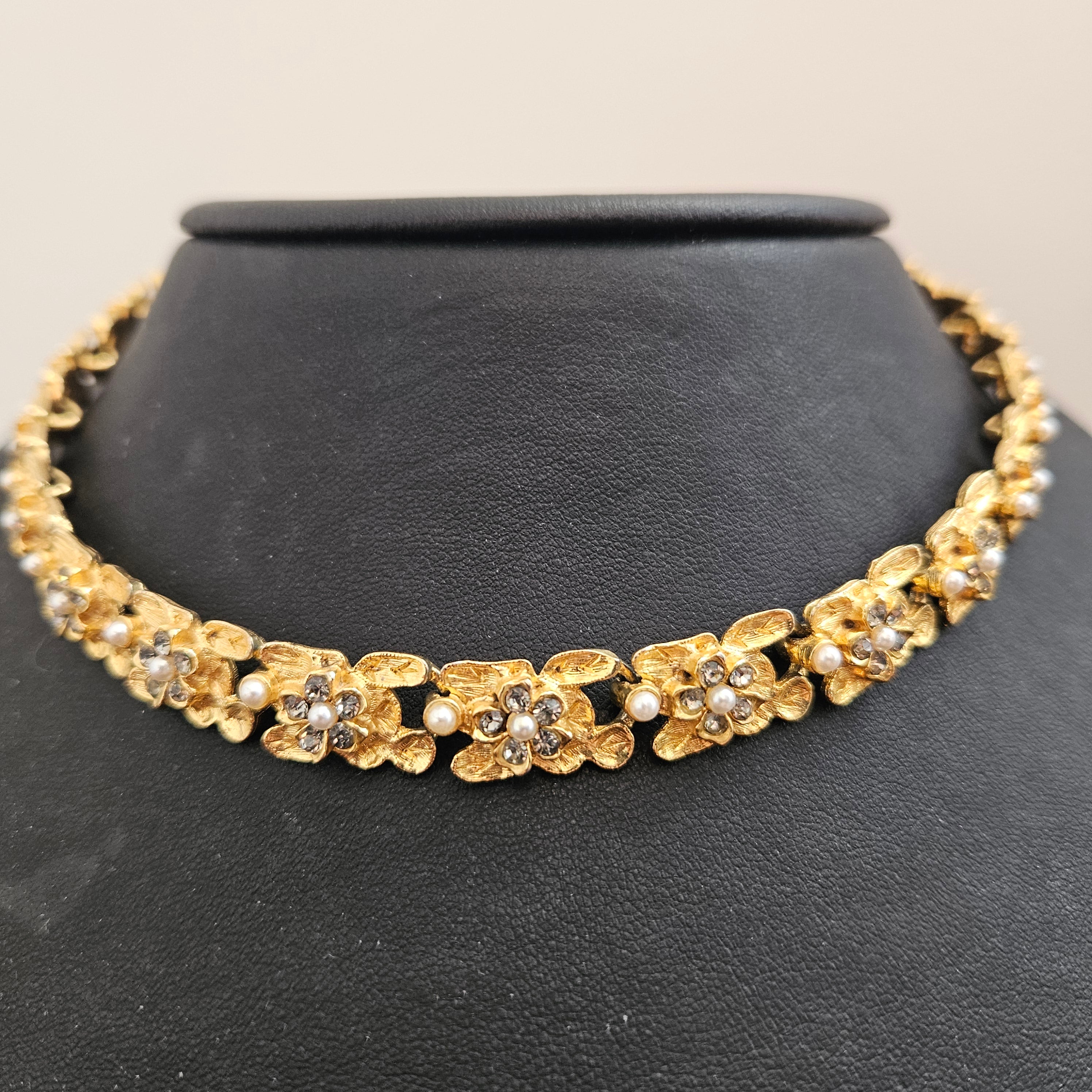 Vintage Gold Toned Floral Choker Necklace With Pearls & Diamante