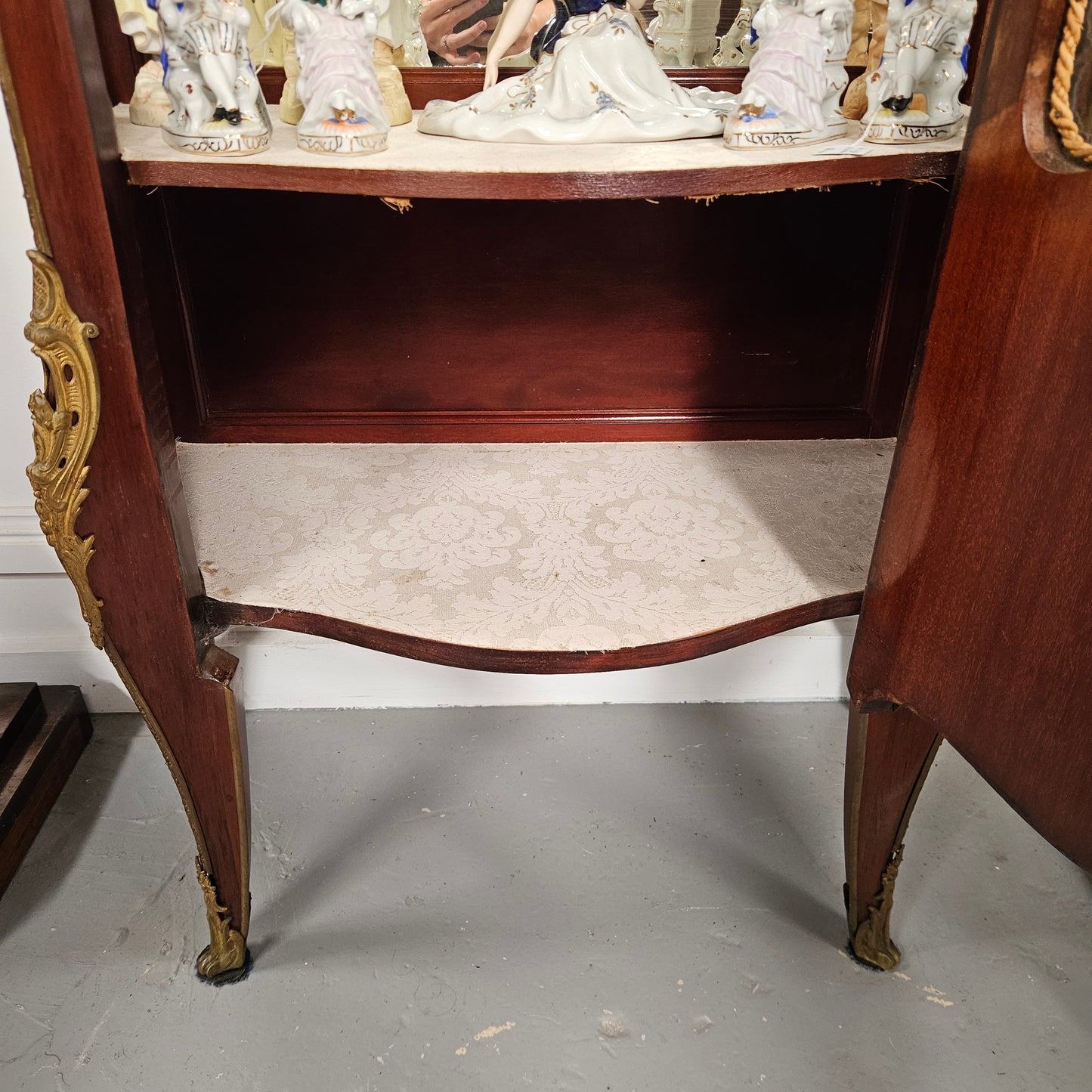 Louis 15th style 19th Century Vitrine