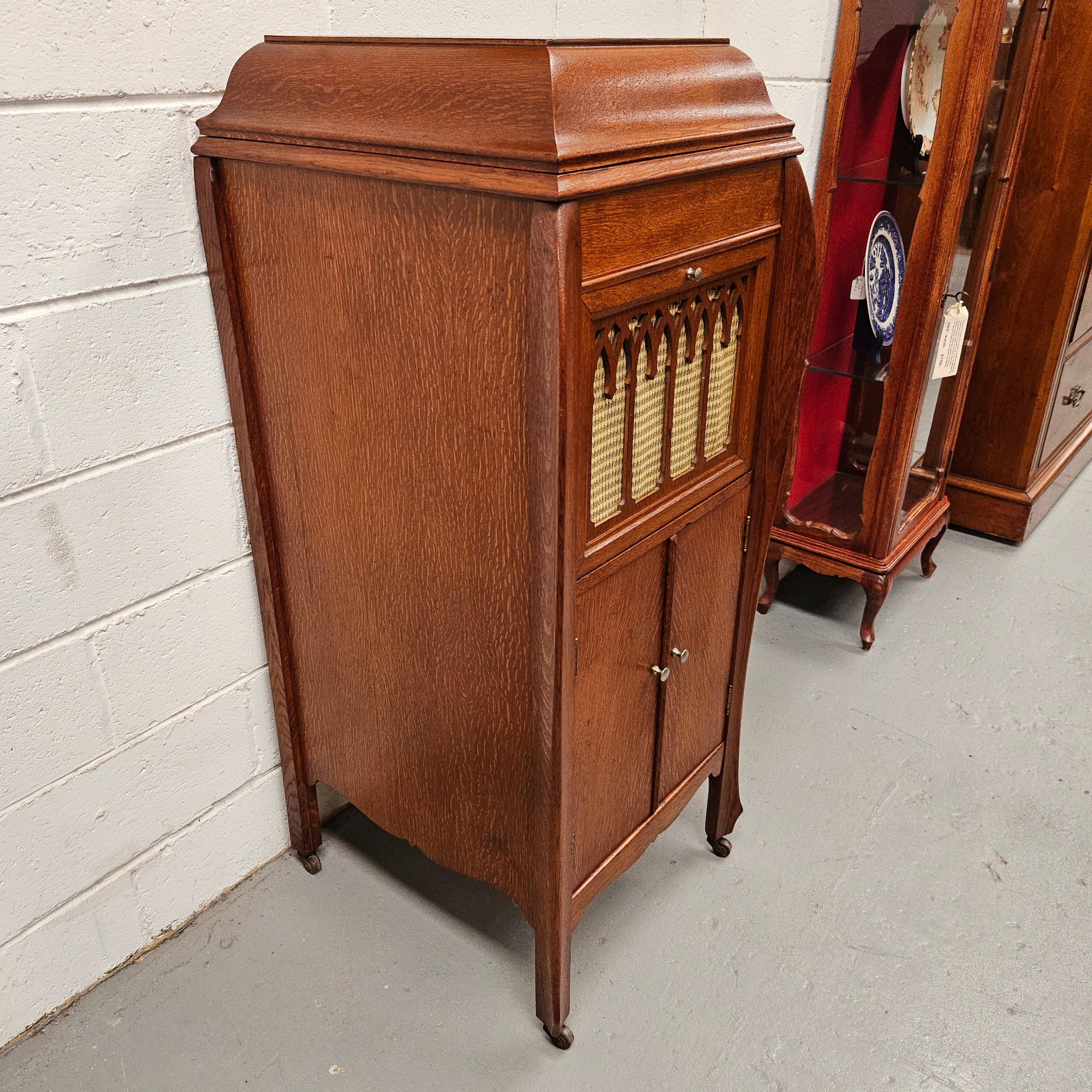 Vintage Oak Cased Gramophone