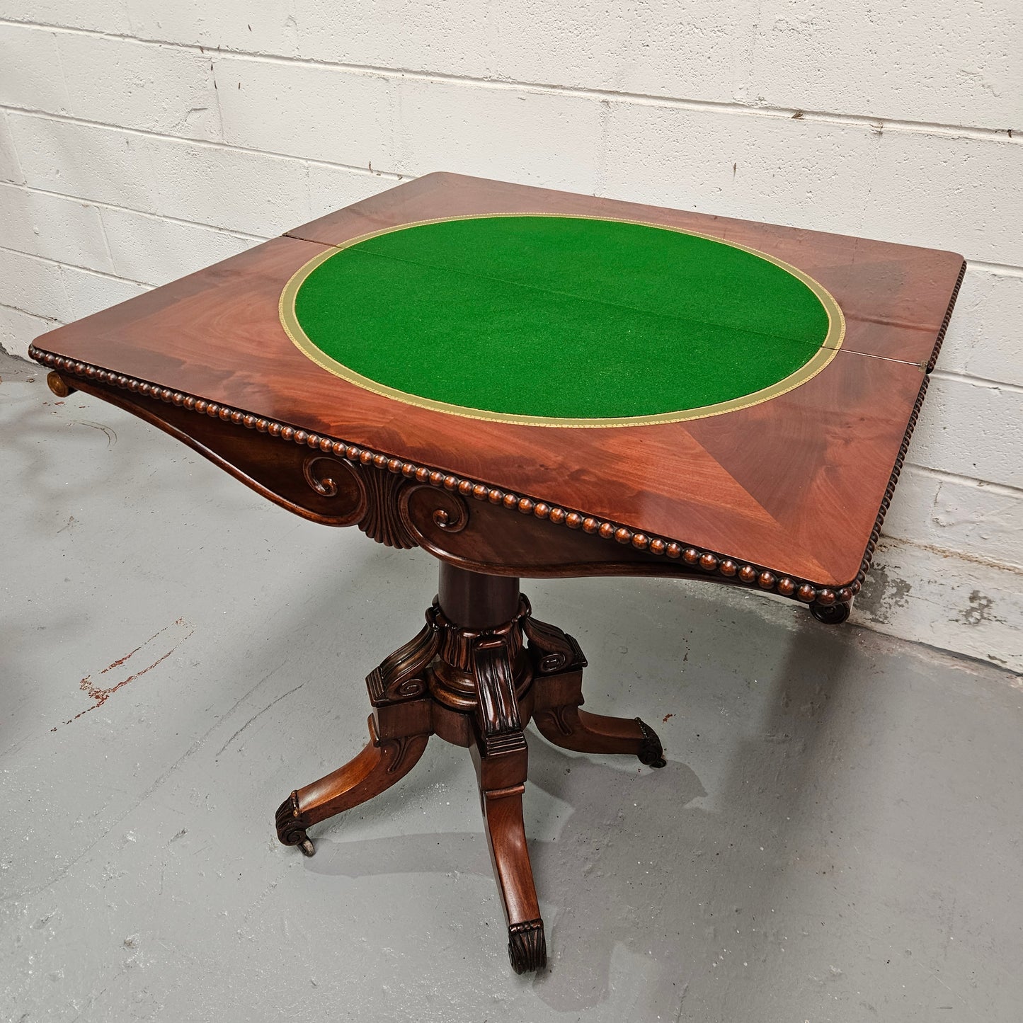 Lovely William IV Games Table In Flame Mahogany